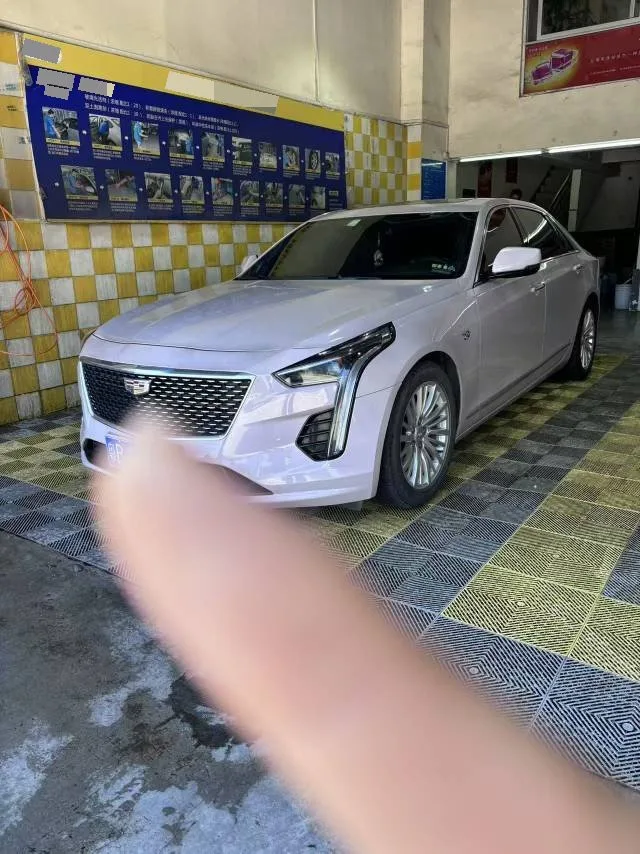 2022 Cadillac CT6 28T Luxury