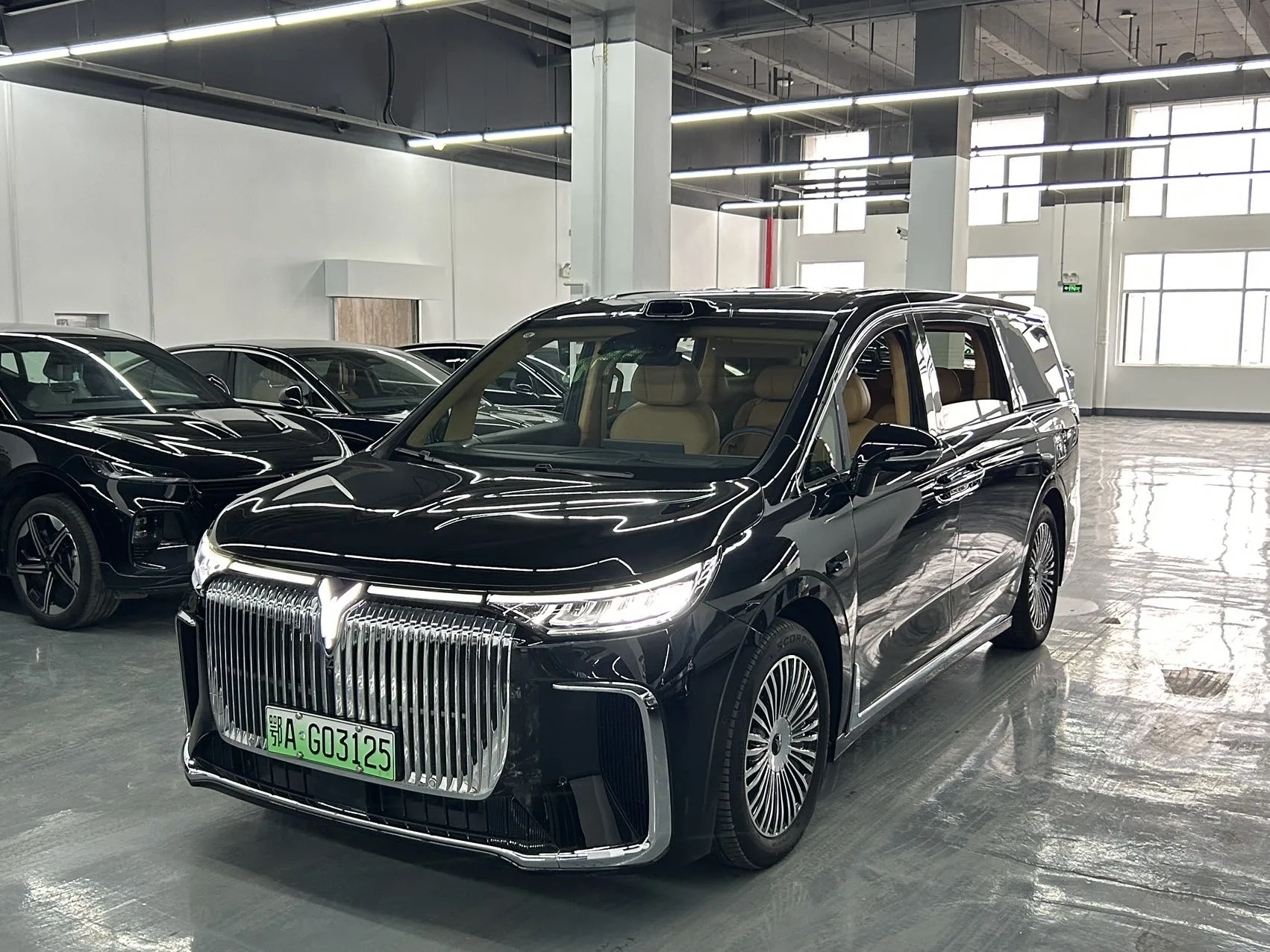 Voyah 2025 Dreamer PHEV 1.5T 4WD Premium Gankun Edition Automatic Transmission