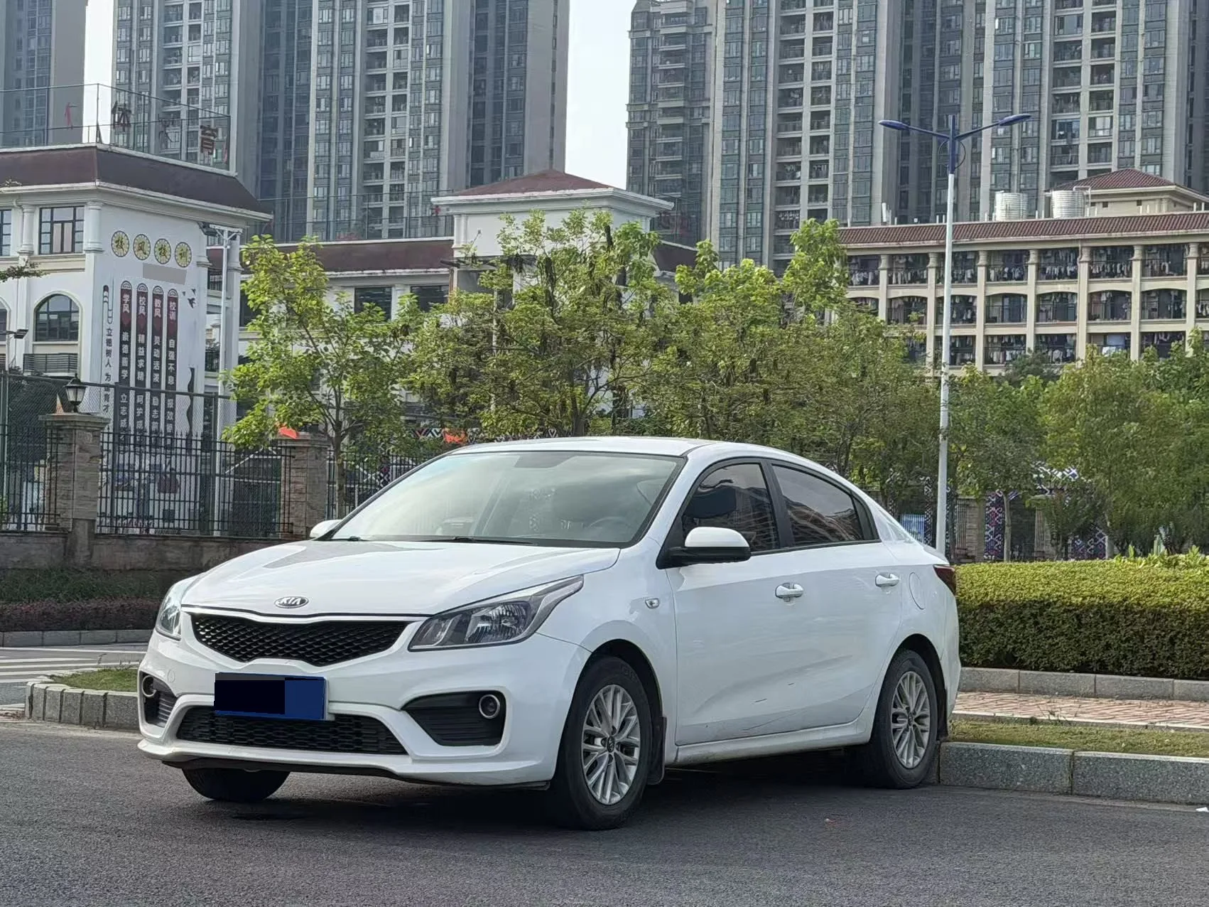 Kia K2 2017 Sedan 1.4L AT GLS