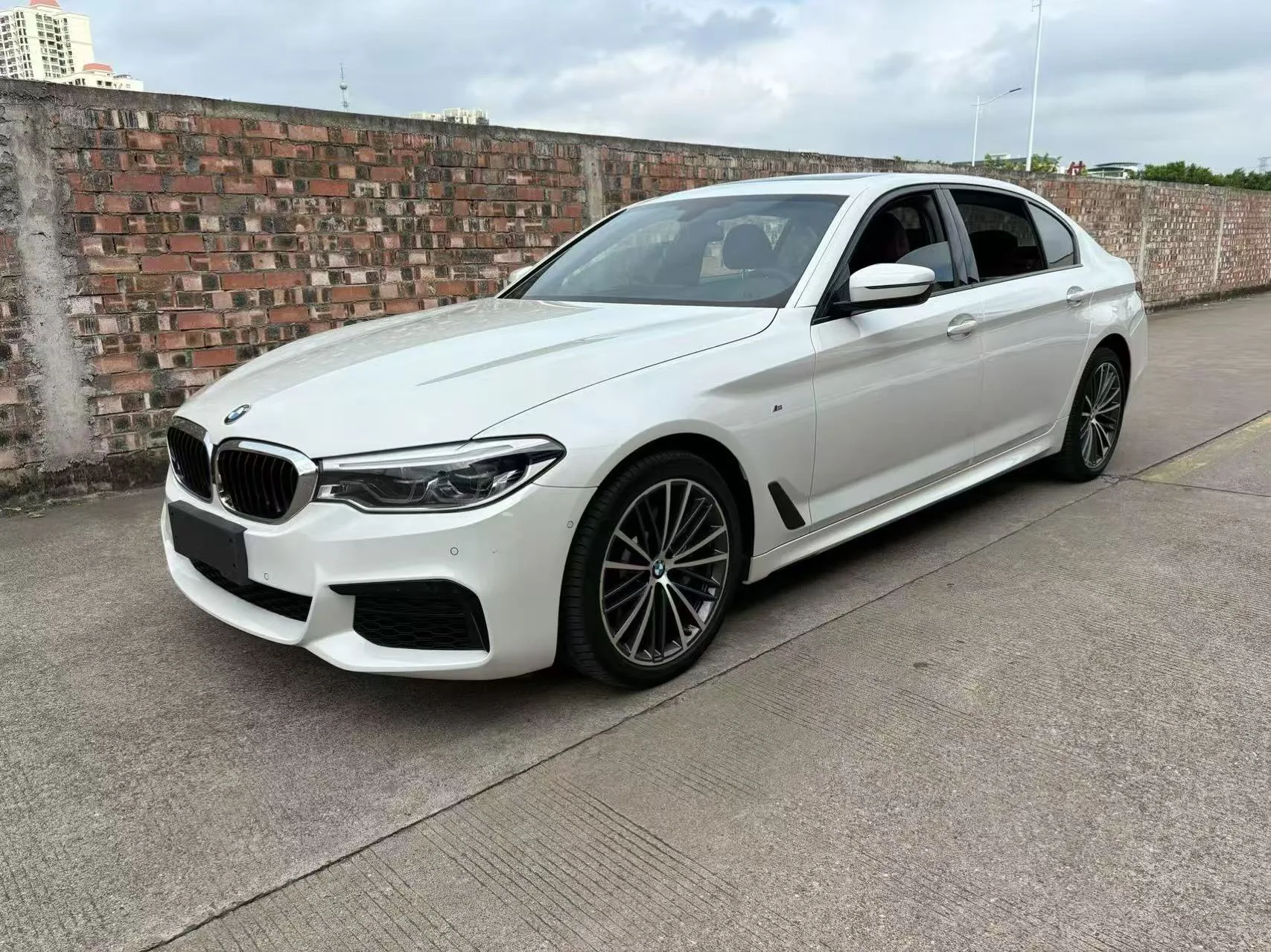 2020 BMW 5 Series 530Li Leading Edition M Sport Package