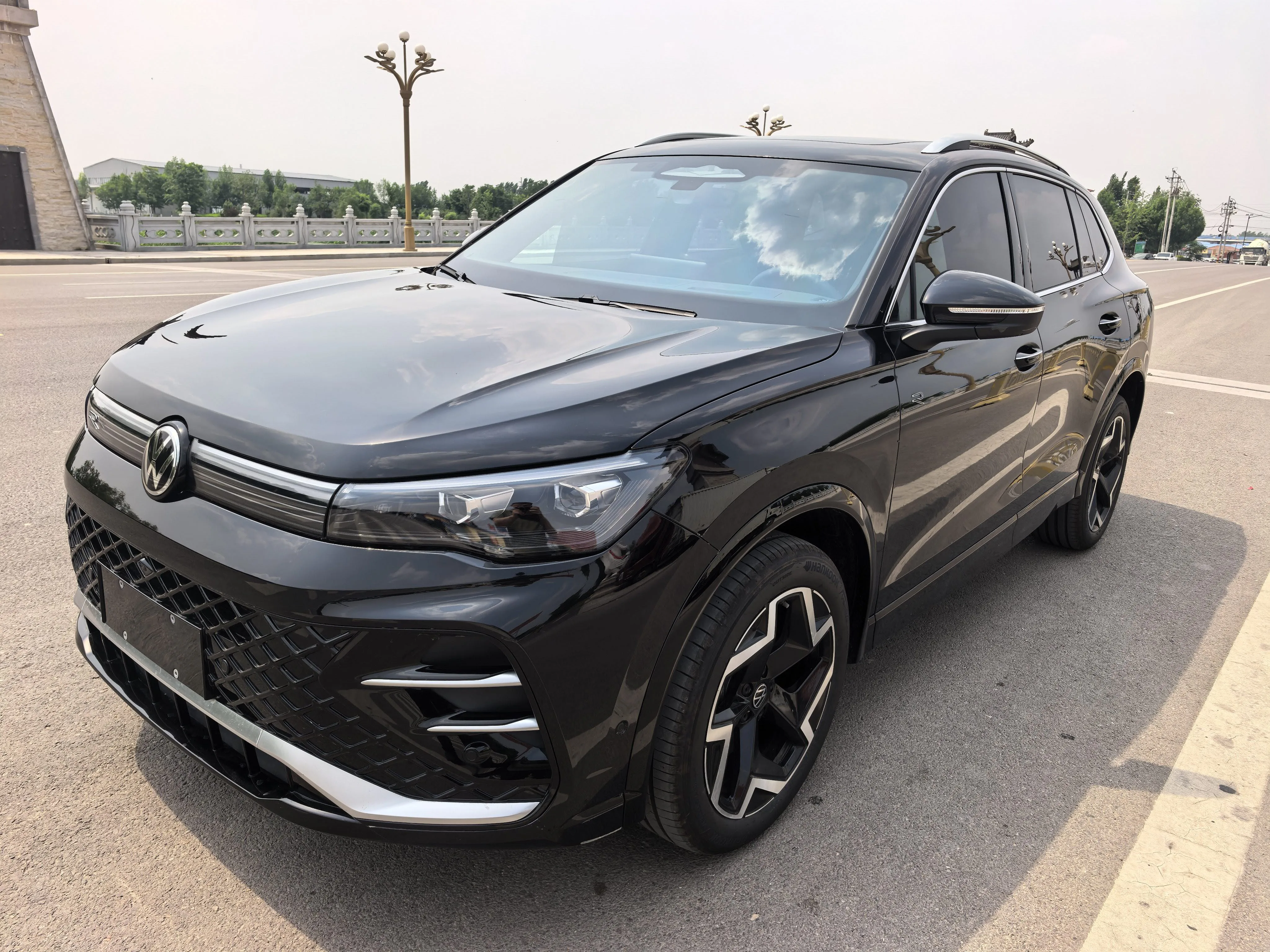 Volkswagen 2026 Tiguan L PRO 2.0TSI 380TSI 2WD R-Line Navigator Edition Automatic Transmission