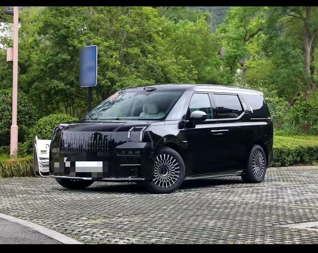 2024 Jike 009 Six-Seat Executive Edition AWD 108kWh Automatic