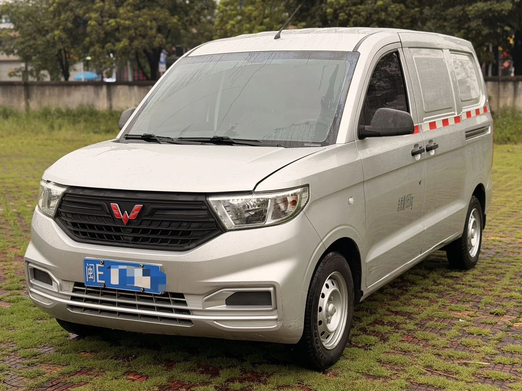 Wuling 2019 Hongguang S 1.5 Comfort Edition, 7-8 Seats, Manual Transmission