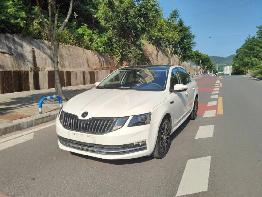 Skoda Octavia 2020 1.5L Automatic Smart Drive Luxury Edition
