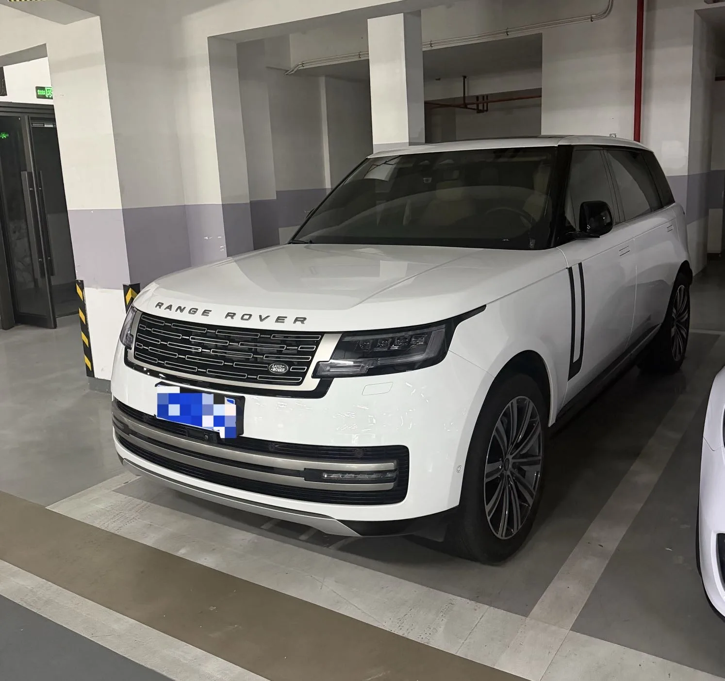 2025 Land Rover Range Rover (Imported) 48V 3.0T L6 400PS Extended Wheelbase Automatic