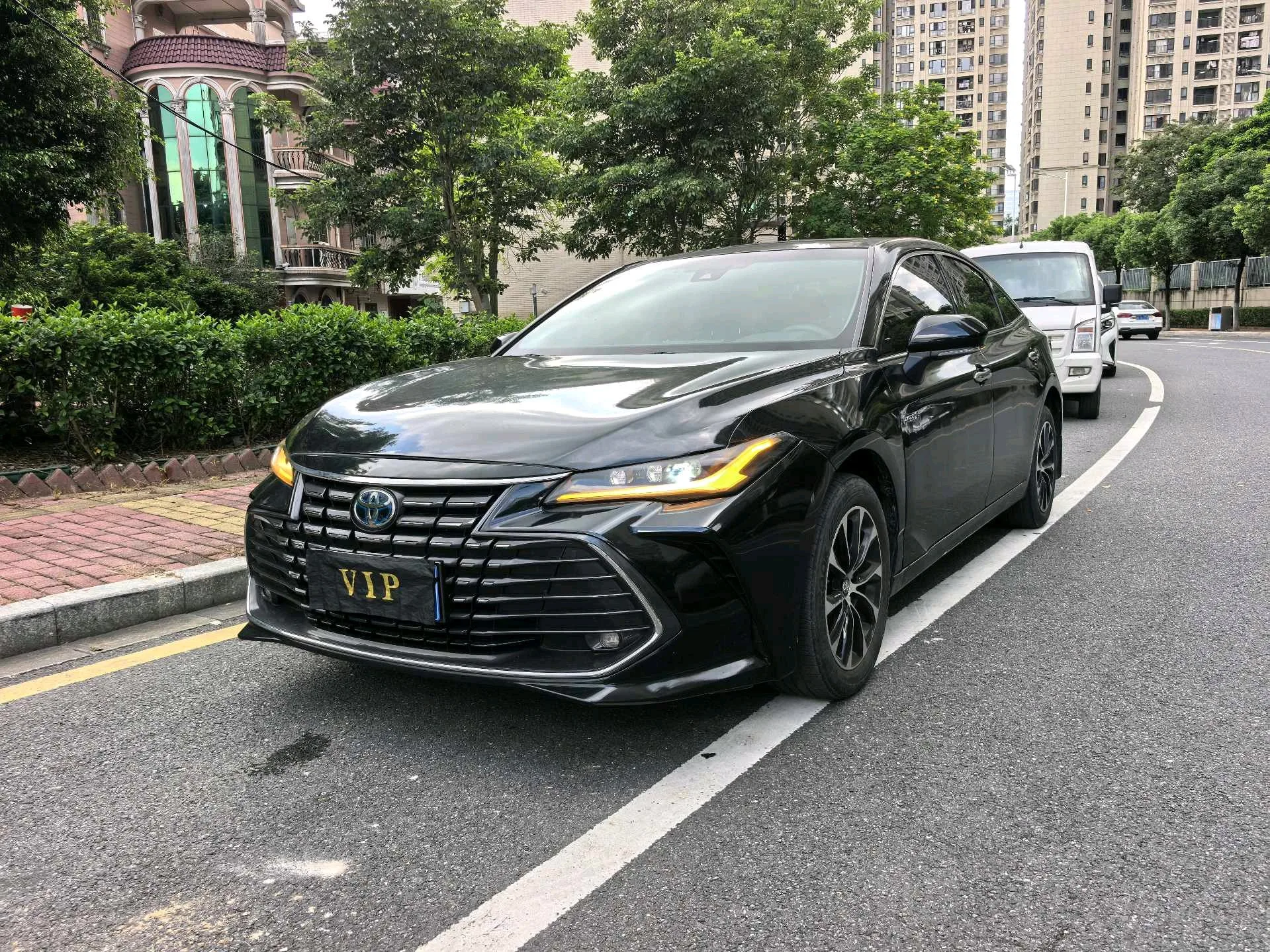 2022 Toyota Avalon Hybrid 2.5L Luxury Edition