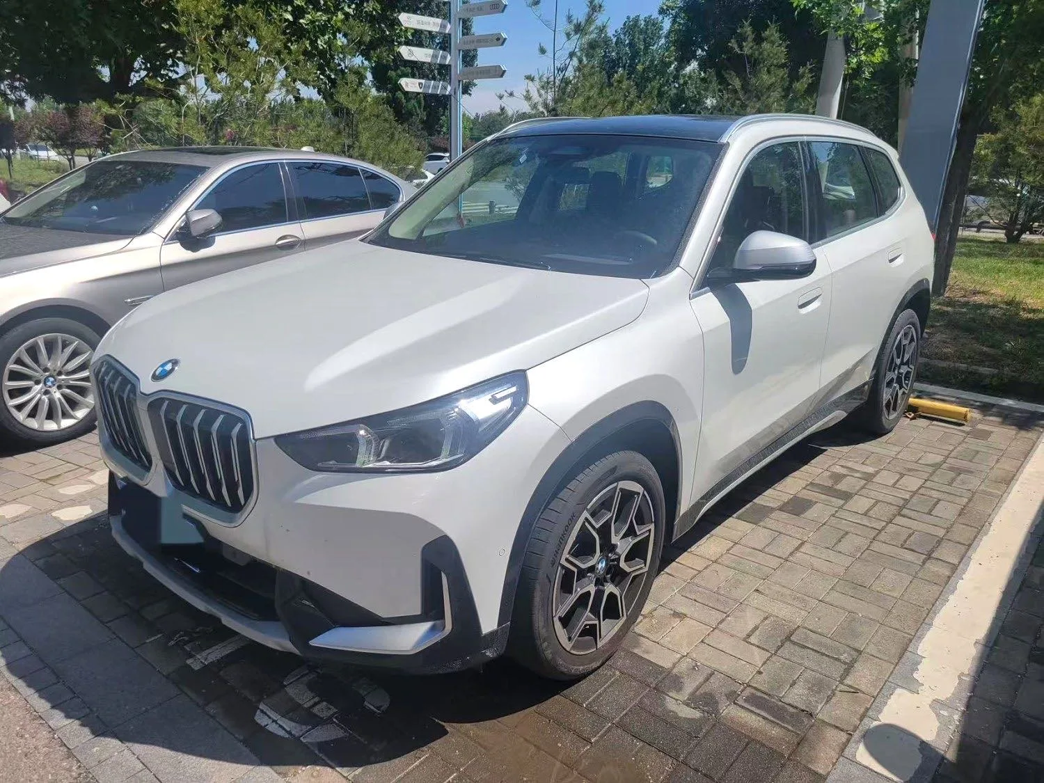 2023 BMW X1 sDrive25Li 2.0T X Design Package, Automatic Transmission