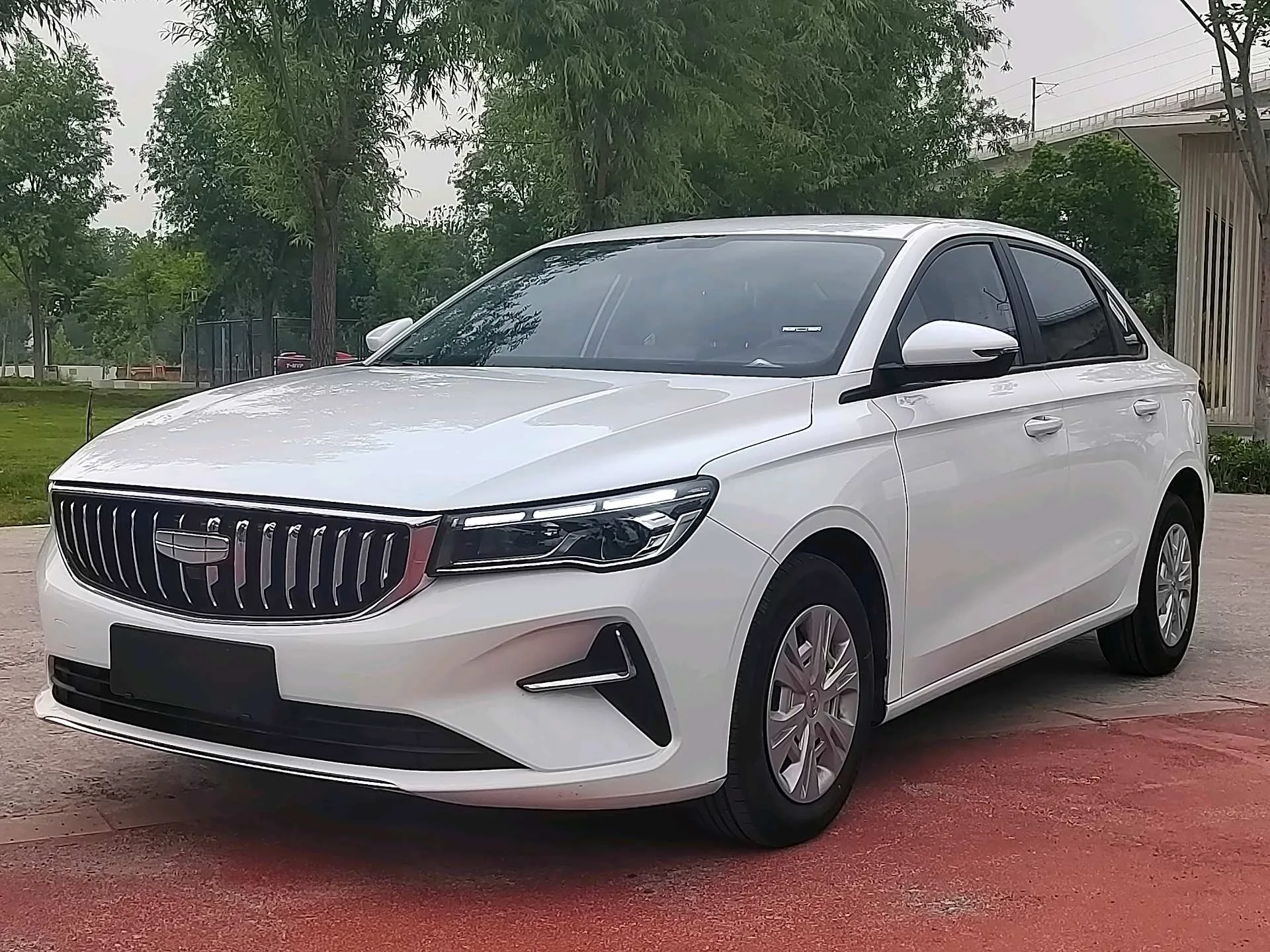 Geely 2025 Emgrand Sedan 1.5 Star Edition Manual Transmission