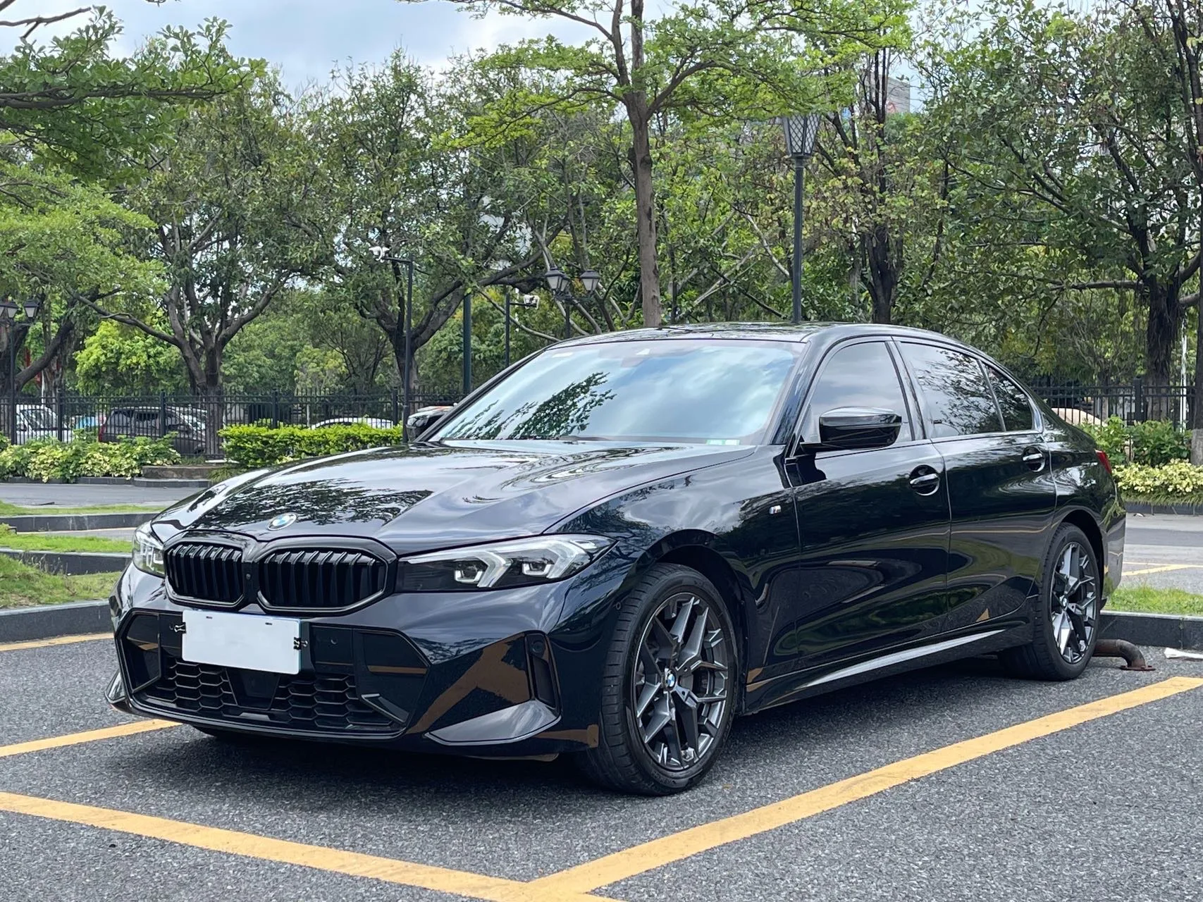 2025 BMW 3 Series 330Li 2.0T M Sport Shadow Edition Automatic