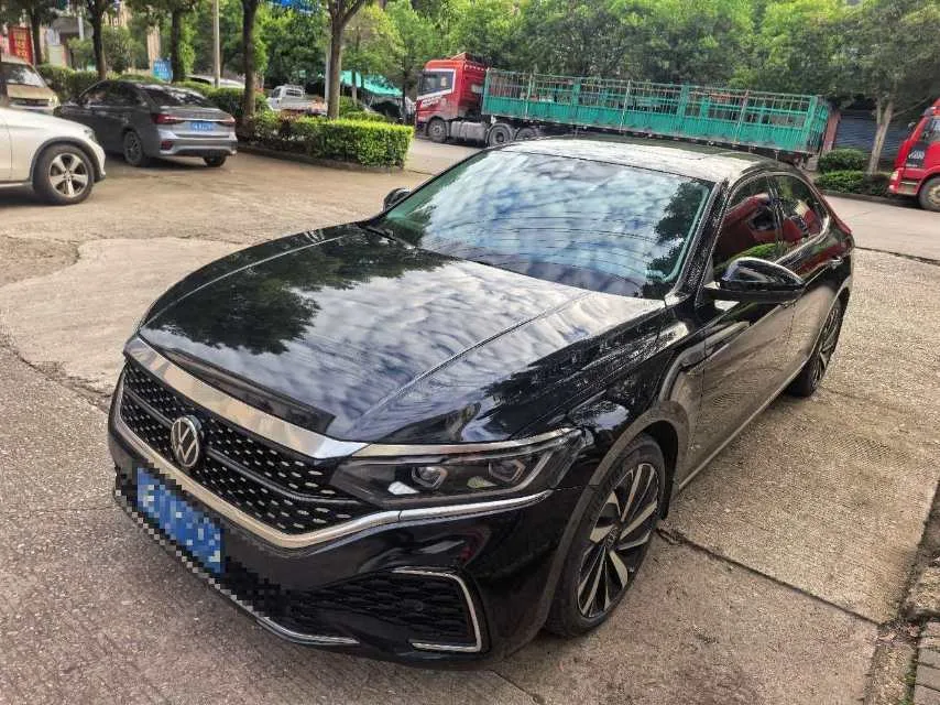 2022 Volkswagen Passat 330TSI Starry Sky Luxury Edition