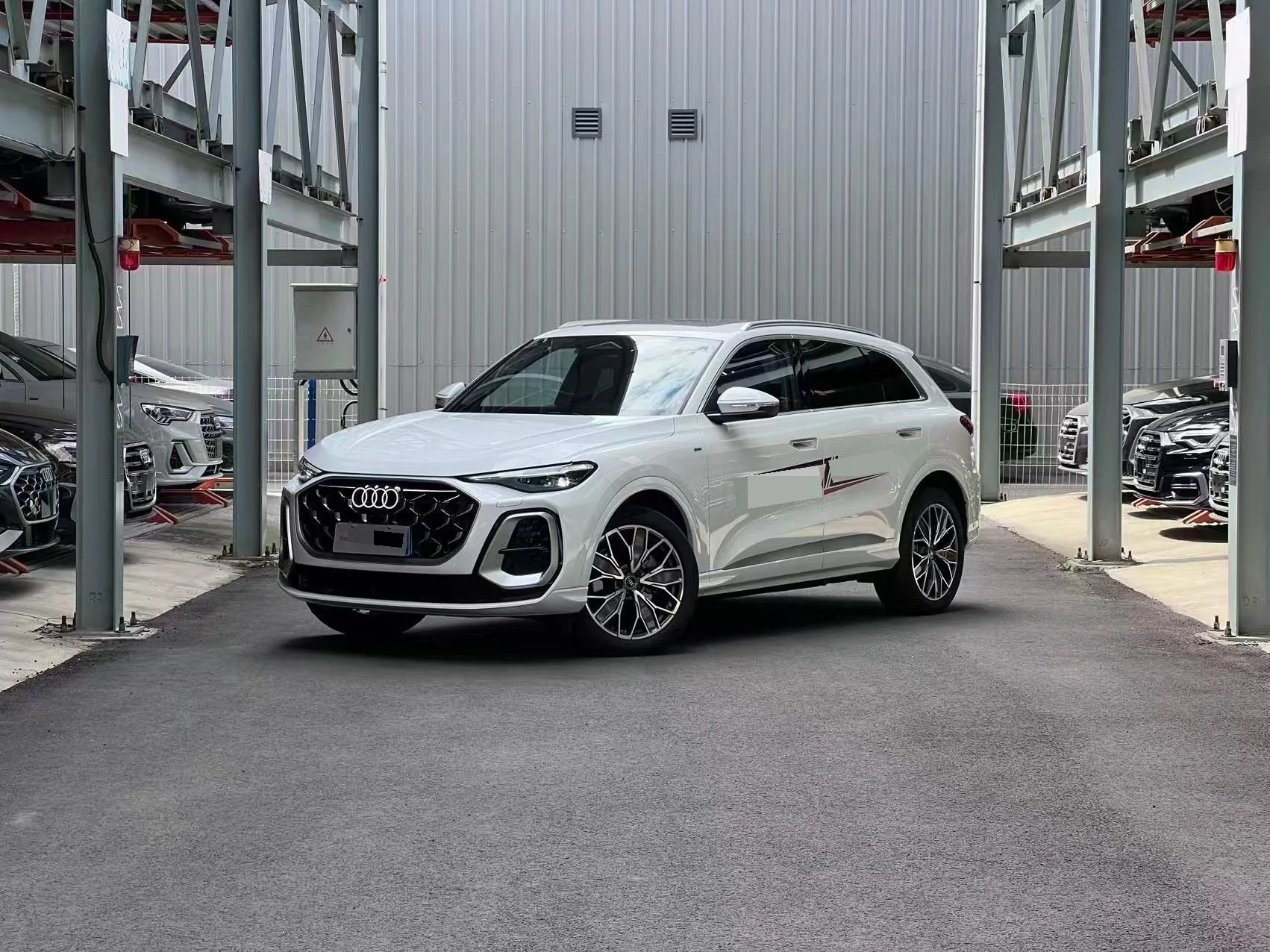 Audi 2026 Q5L 2.0T Million-User Exclusive Edition Automatic Transmission