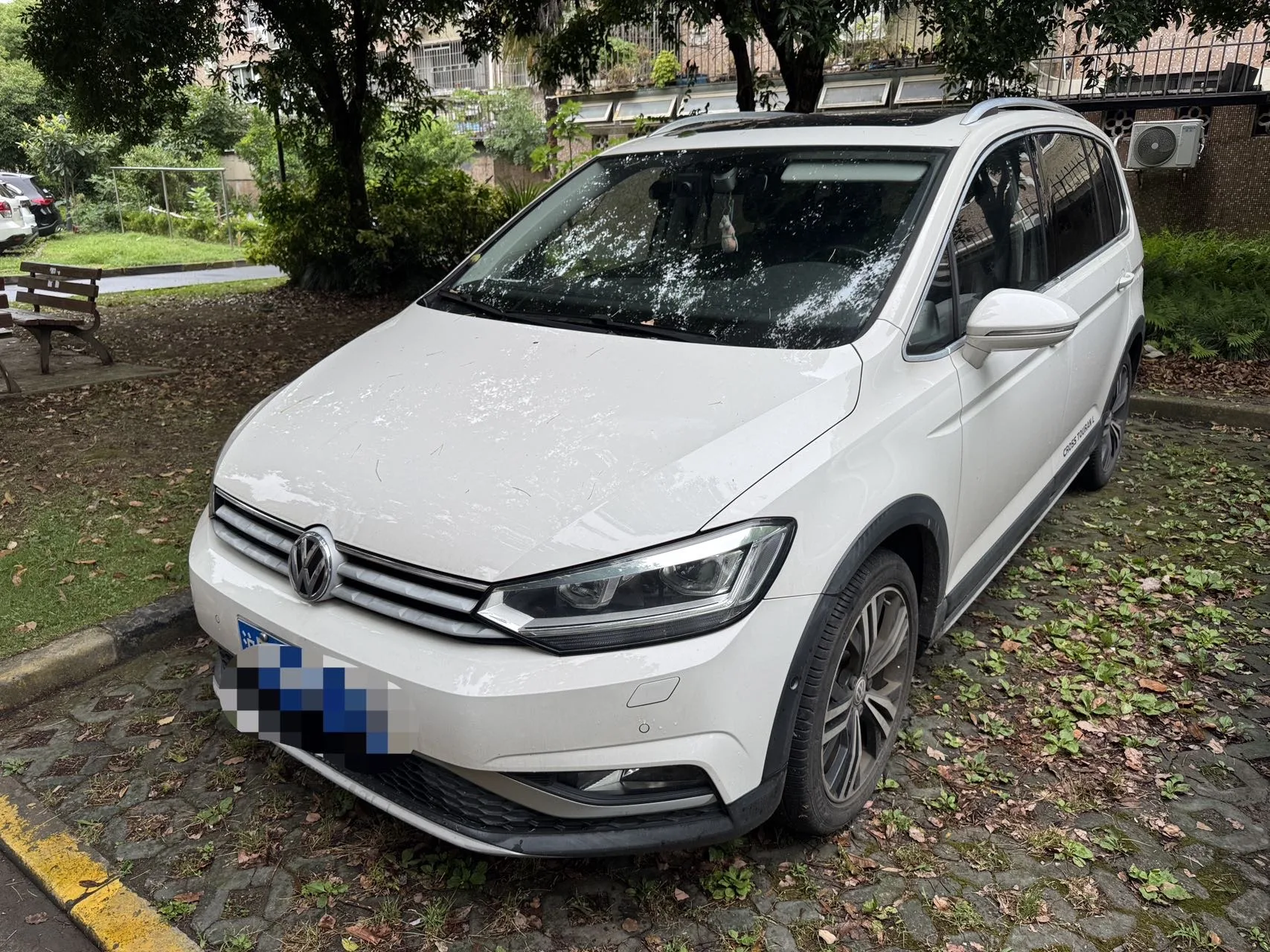 2018 Volkswagen Touran L 280TSI DSG Explorer Luxury Edition, 7-Seater, National VI