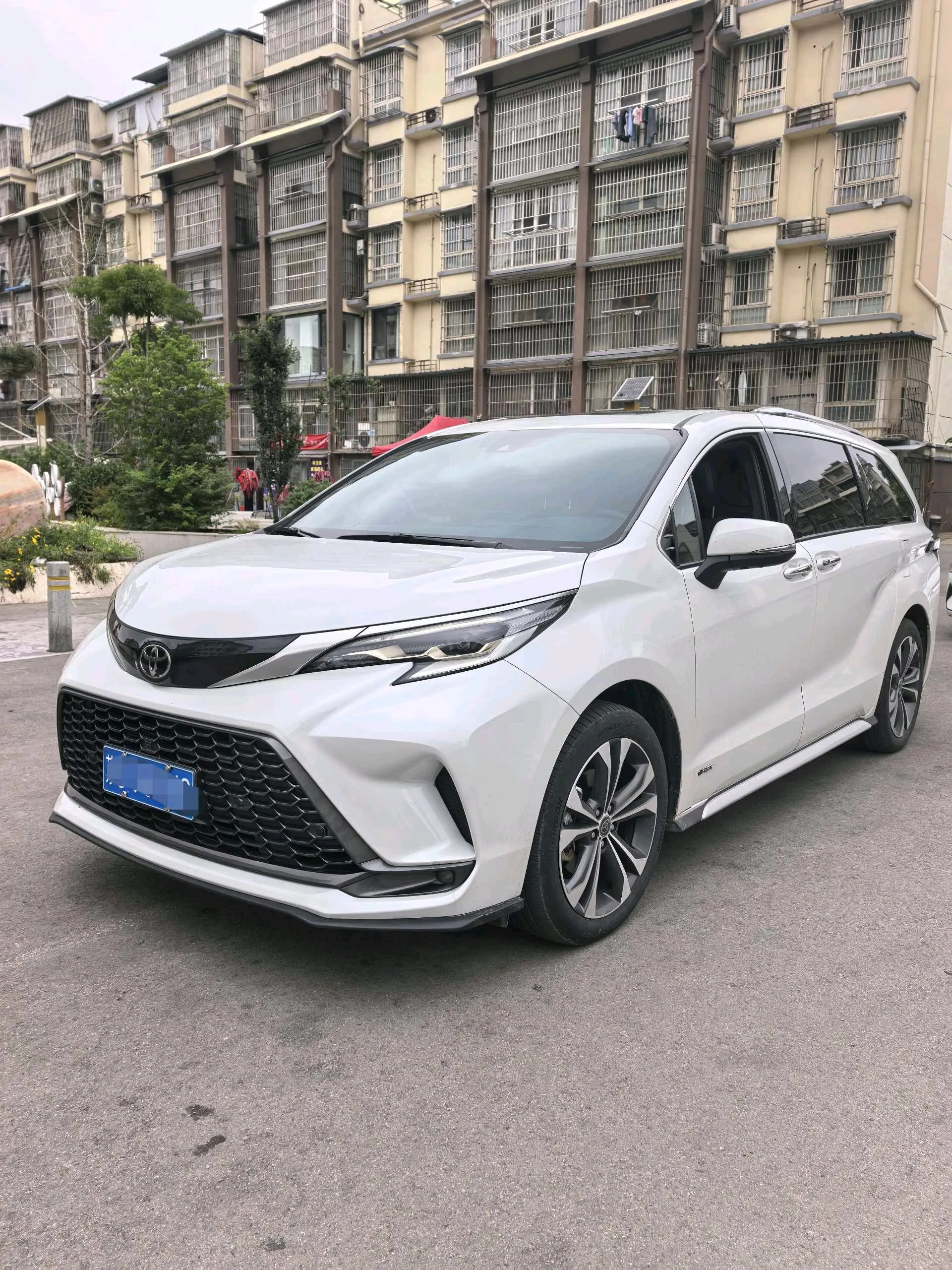 Toyota 2024 Grandeur Hybrid 2.5 CVT Premium Plus Automatic