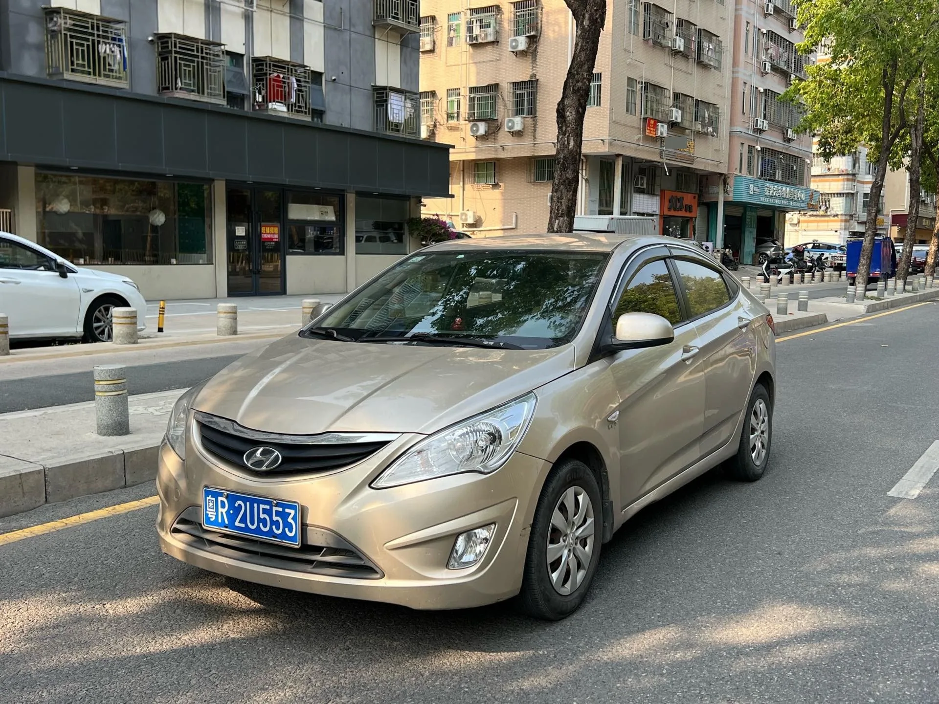 2010 Hyundai Reina Sedan 1.4L Automatic Comfort GS