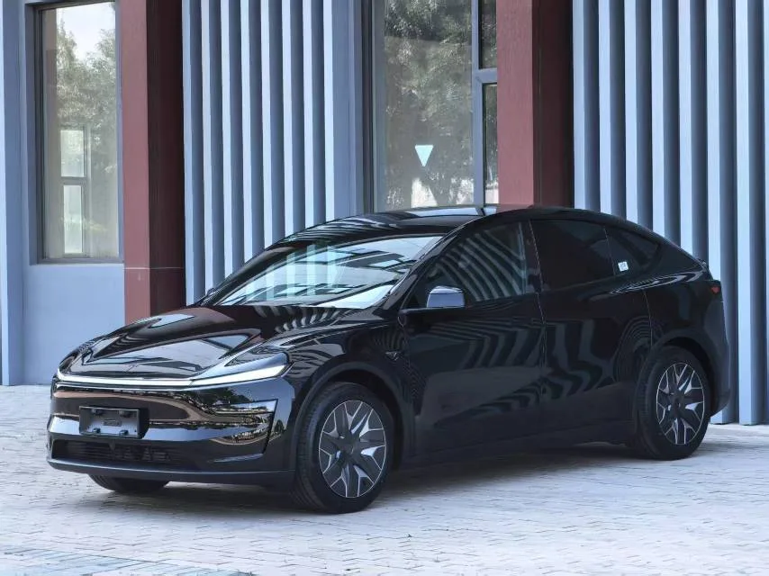 Tesla 2026 Model Y Long Range All-Wheel Drive Automatic