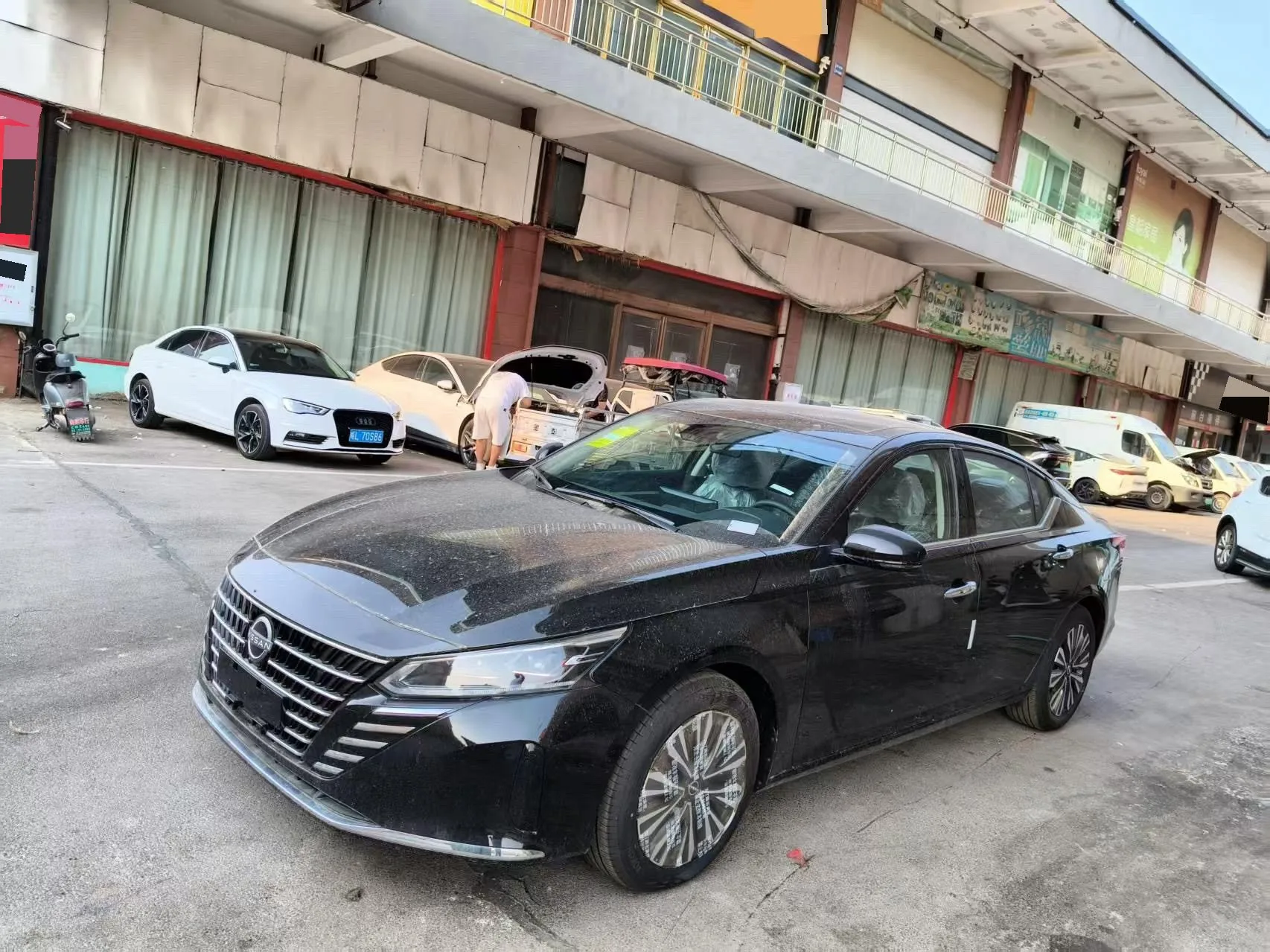 Teana 2024 2.0L SV Black Gold Edition