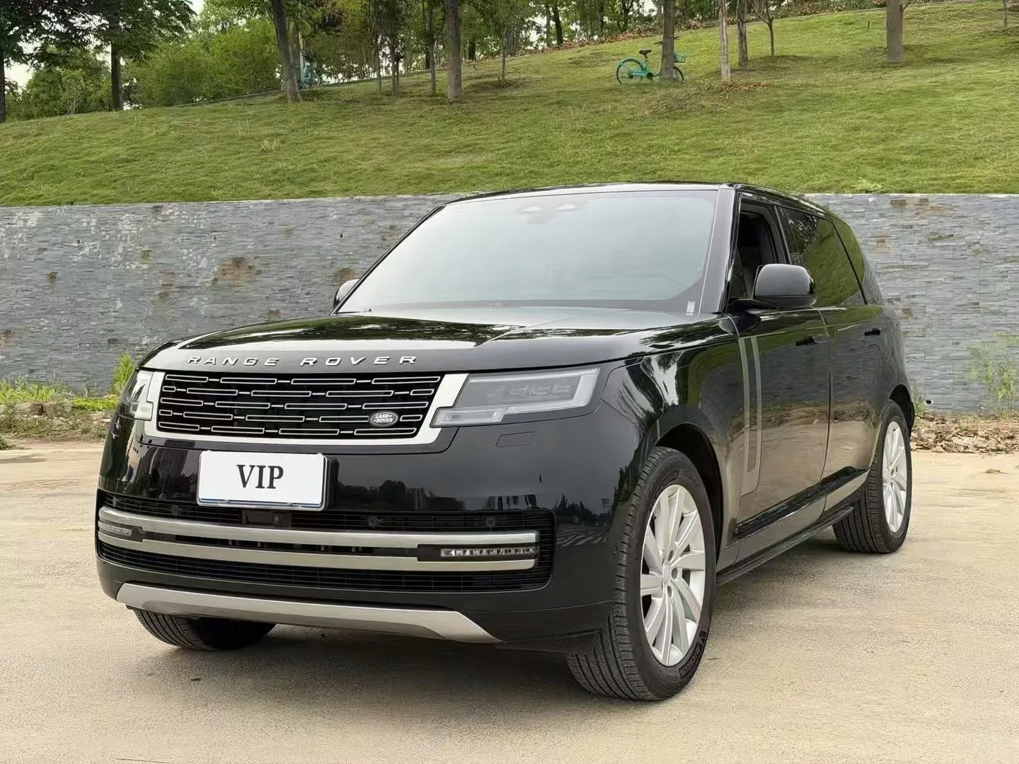2025 Land Rover Range Rover (Imported) 48V 3.0T L6 400PS Extended Wheelbase Automatic