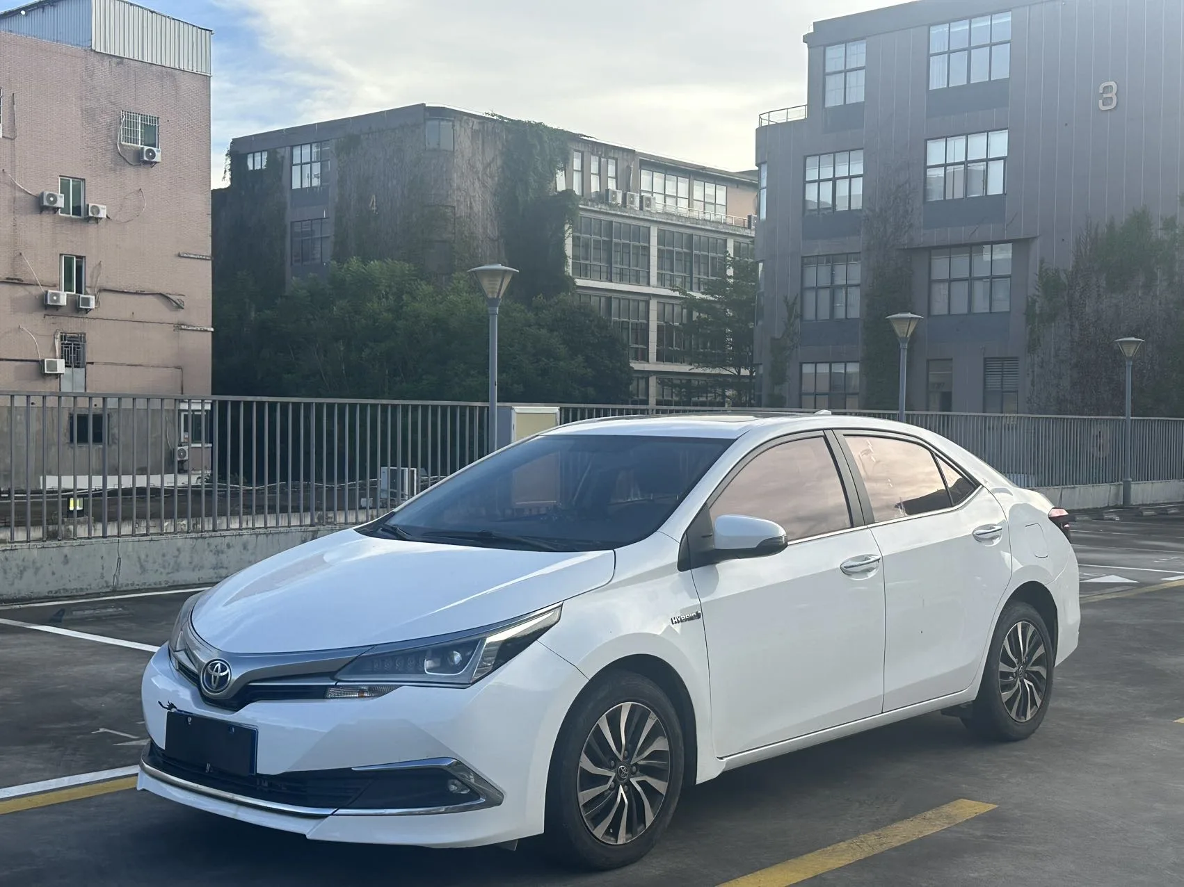 2017 Toyota Corolla Hybrid 1.8L E-CVT Leading Edition (Facelift)