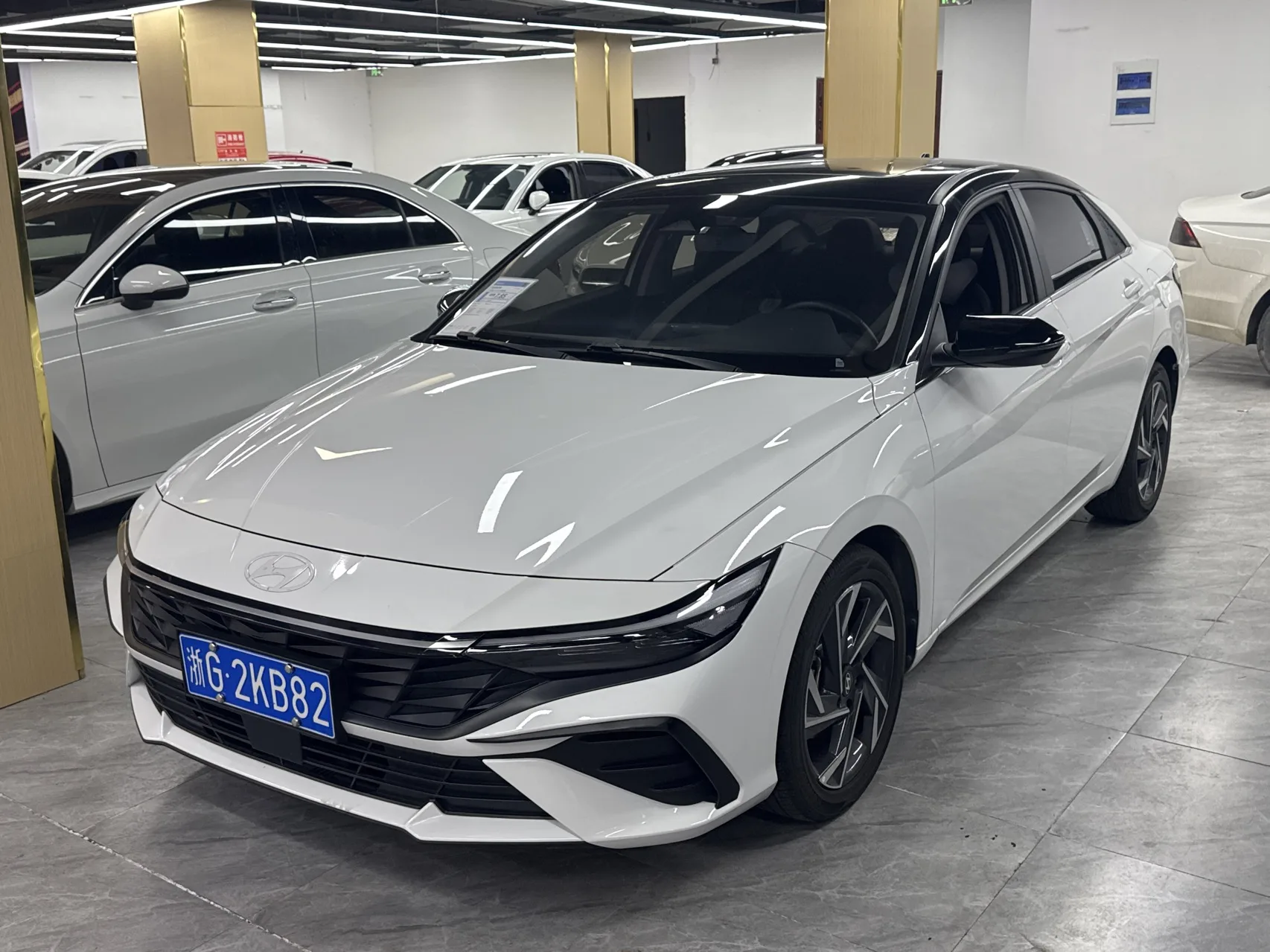 2023 Elantra 1.5L CVT LUX Premium Edition