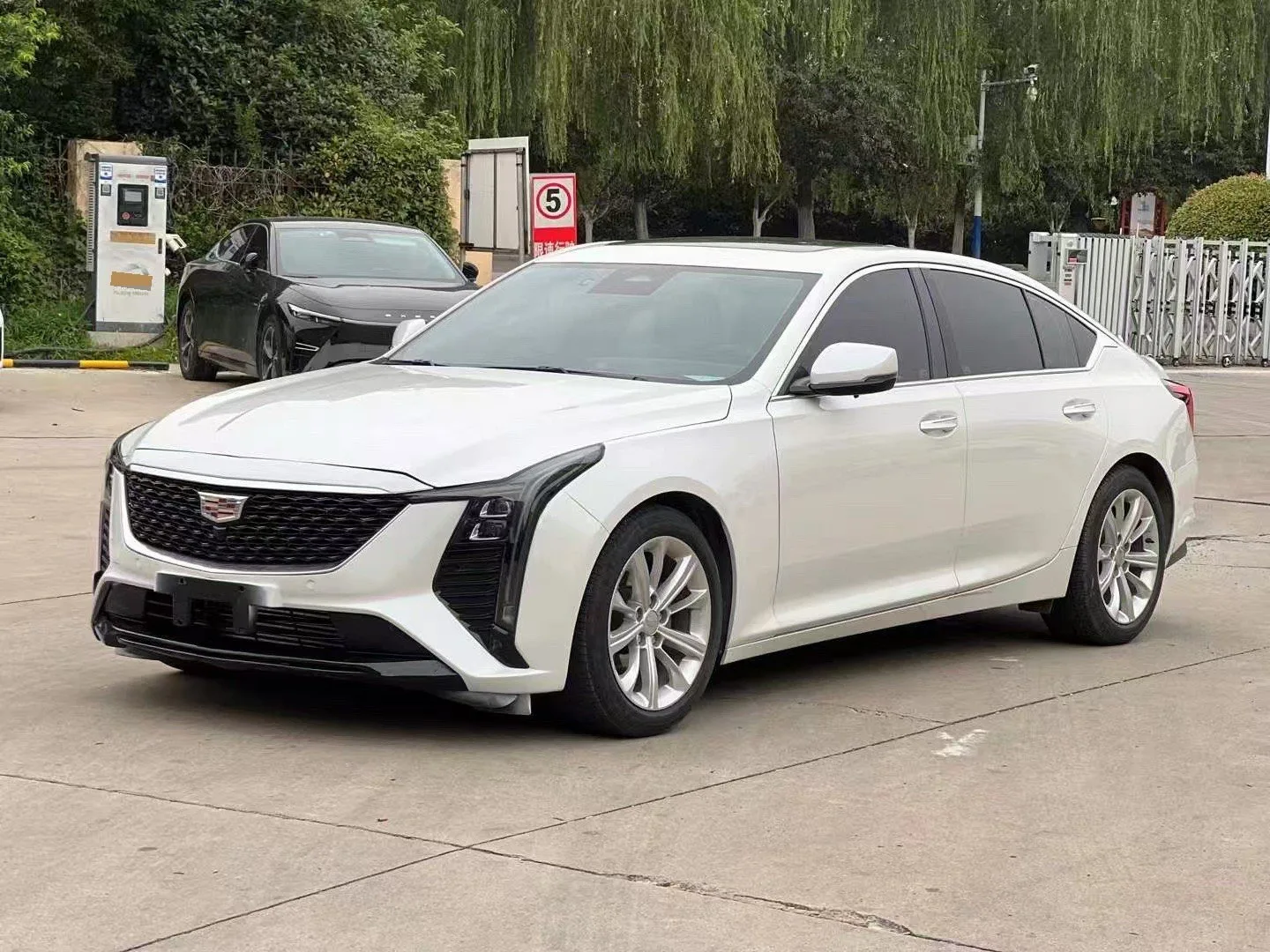 2024 Cadillac CT5 28T Platinum