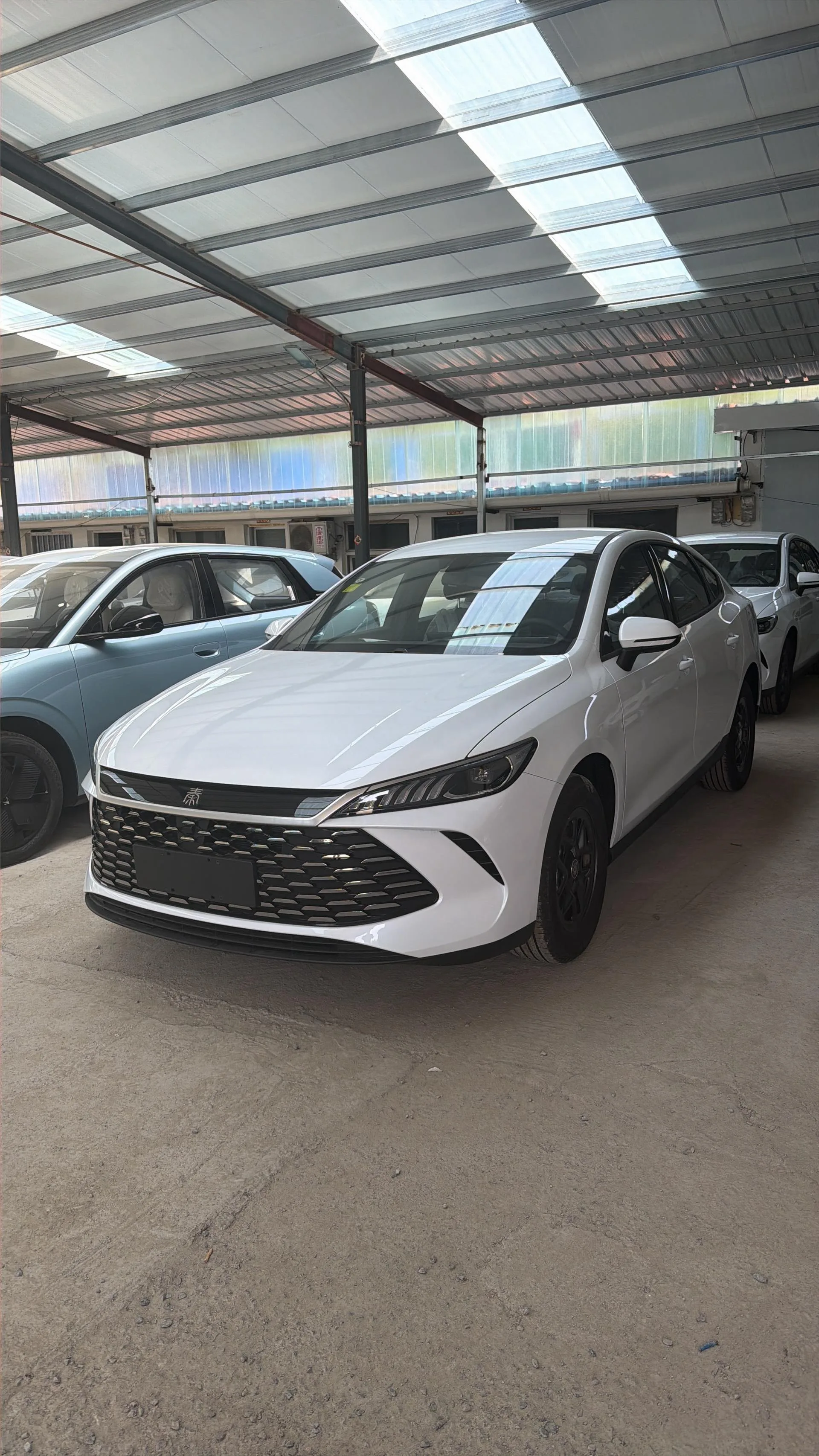 BYD 2025 Qin PLUS DM-i 1.5 CVT Intelligent Driving Edition 128KM Progressive Automatic