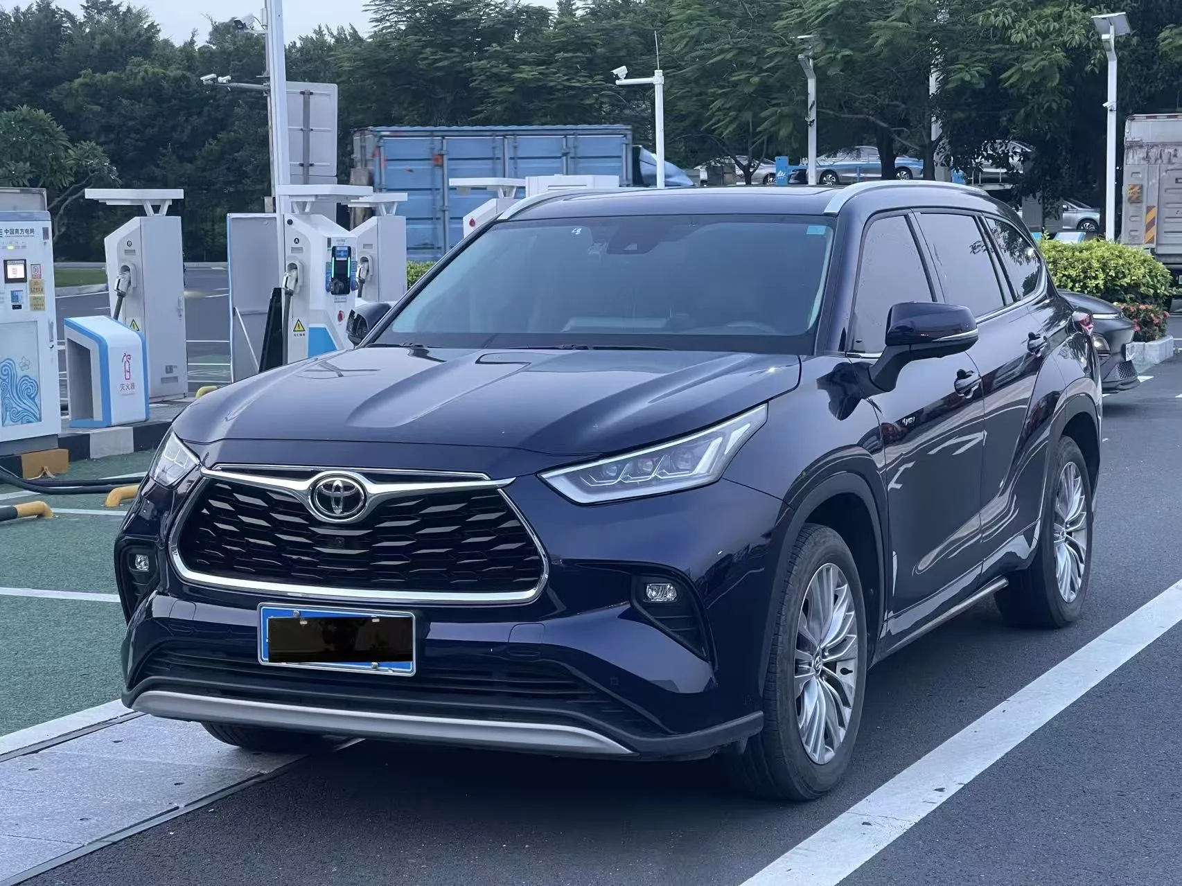 Toyota 2024 Highlander Hybrid 2.5L CVT Intelligent Electric Hybrid AWD Supreme Edition 7-seater Automatic