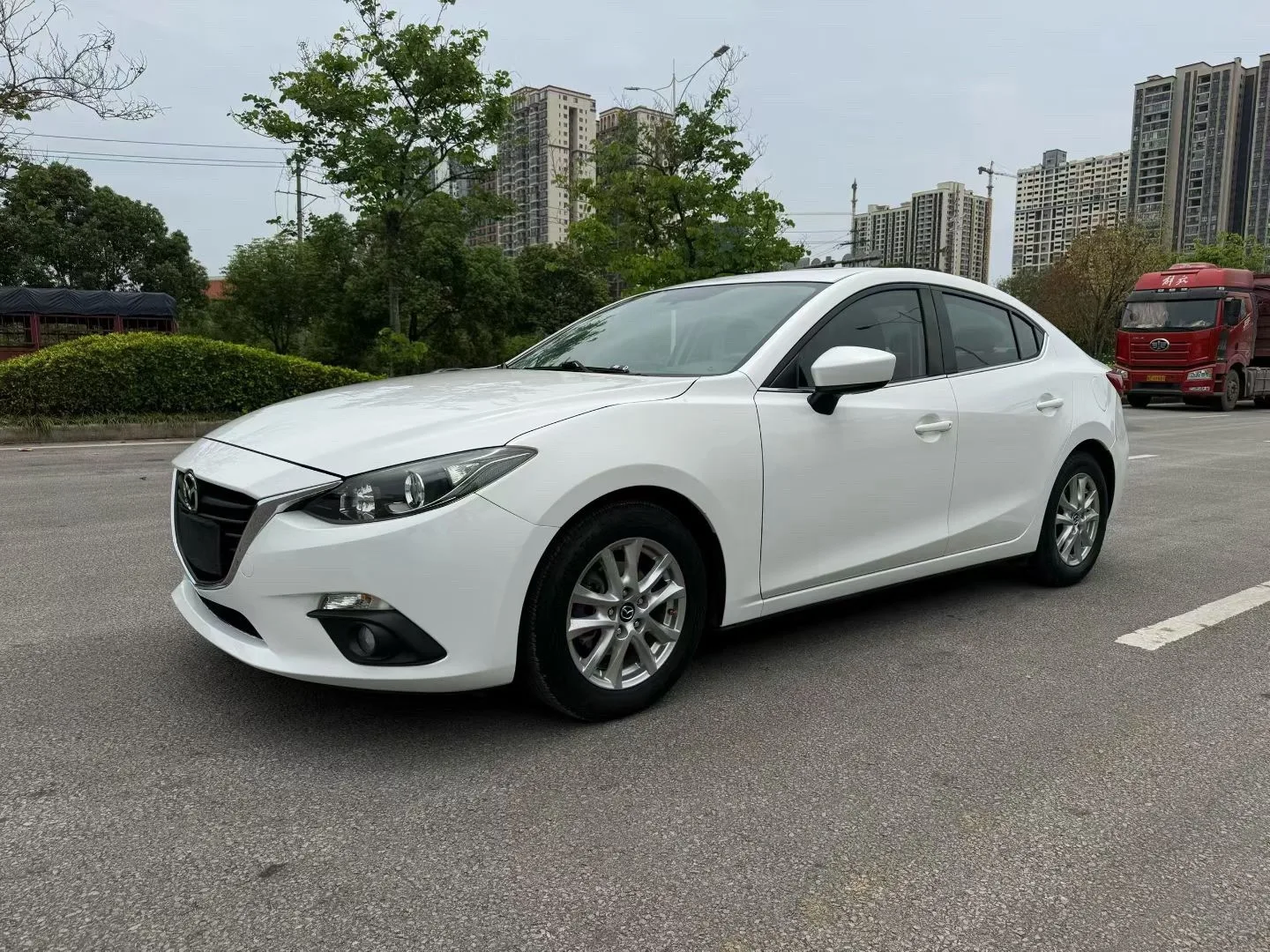 Mazda3 Axela 2014 Sedan 1.5L Automatic Luxury