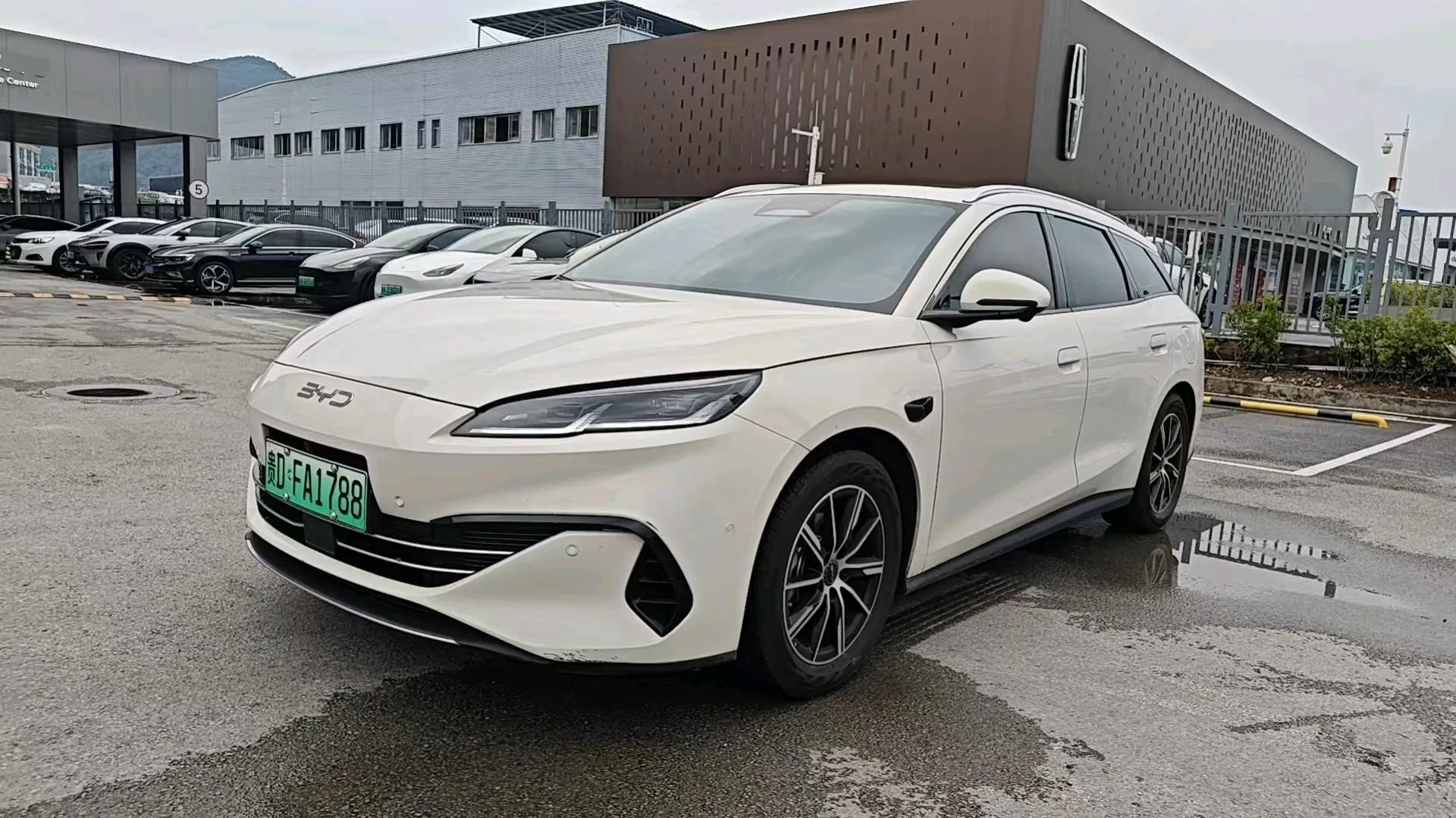 Seal 06 DM-i Touring 2025 Model Year DM-i 150KM Premium Edition