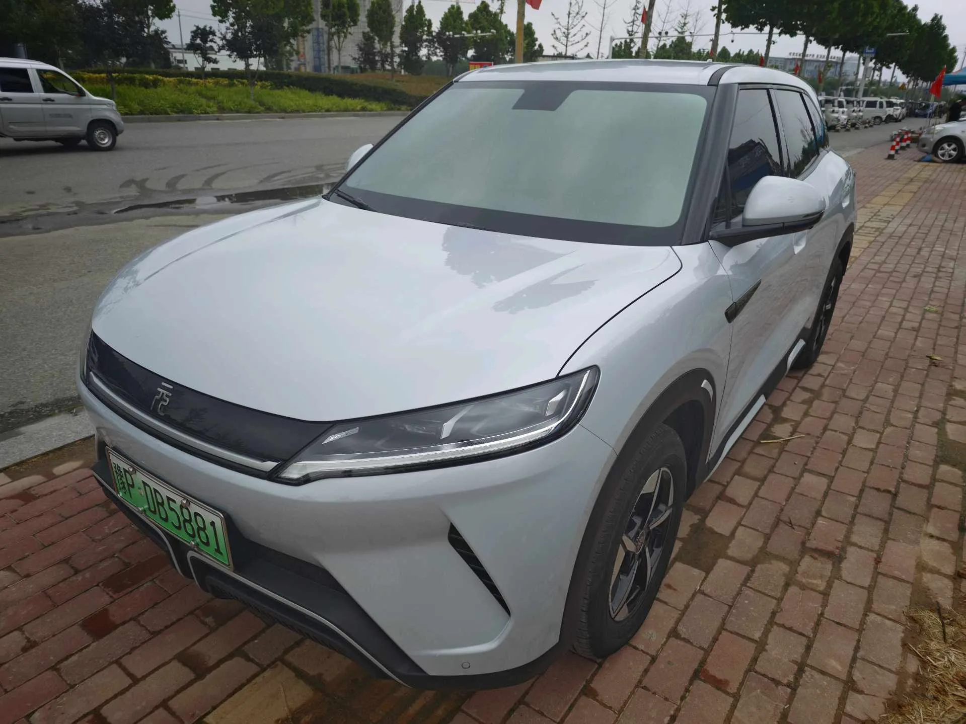 Yuan UP 2024 Model 401KM Transcend Edition