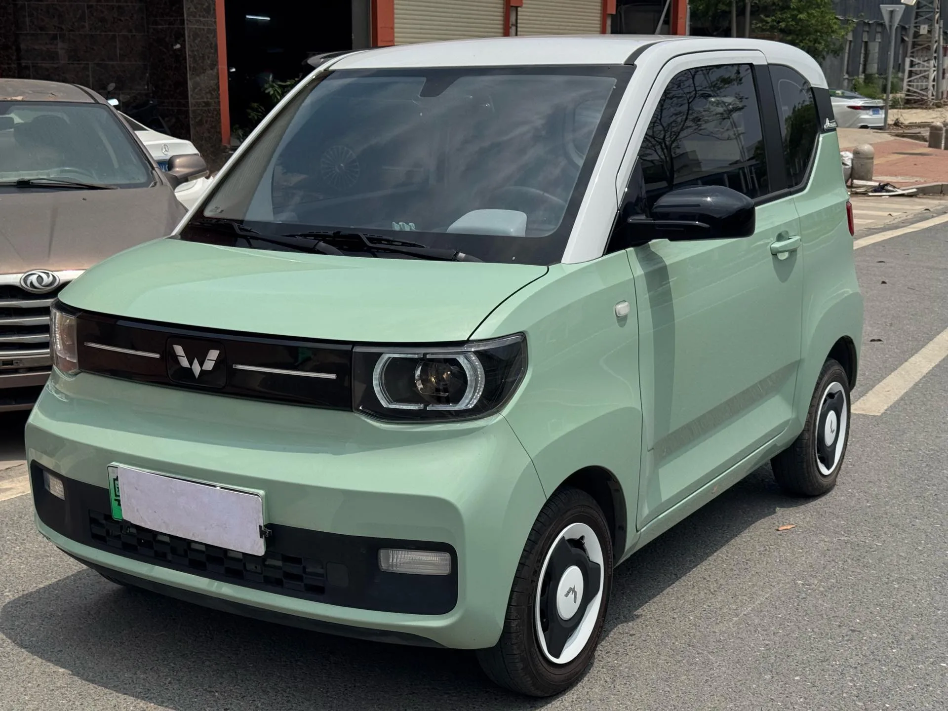 Hongguang MINIEV 2022 Macaron Premium Edition (Lithium Iron Phosphate)