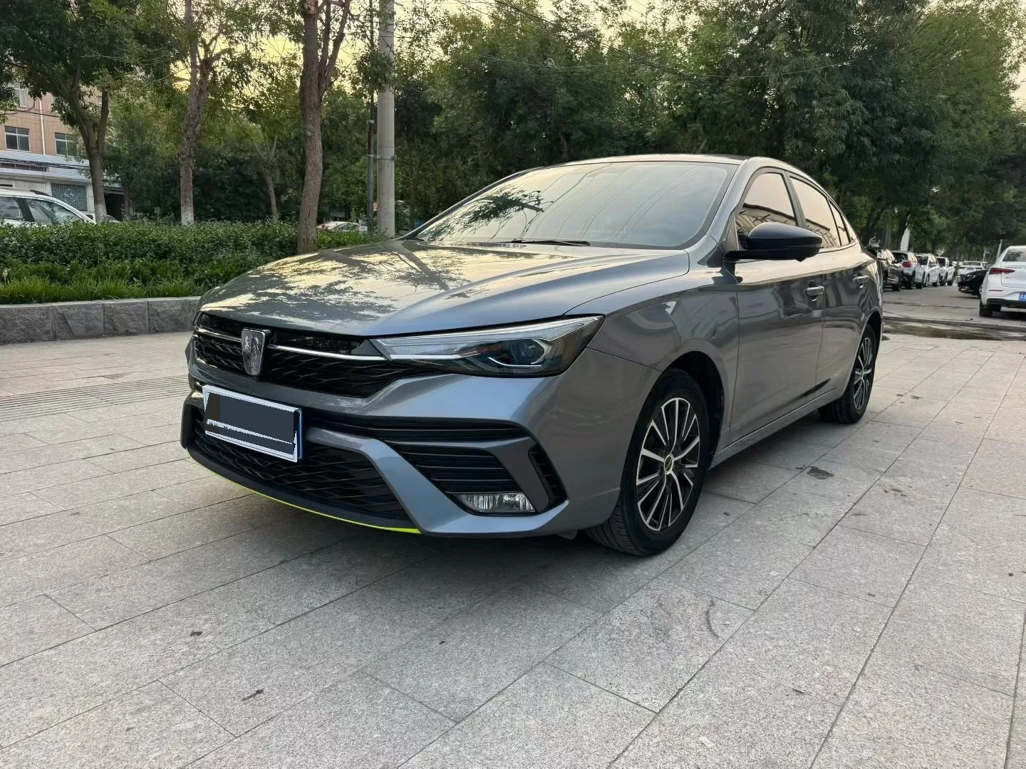 Roewe i5 2021 Model Year 1.5L CVT Black Gold Edition