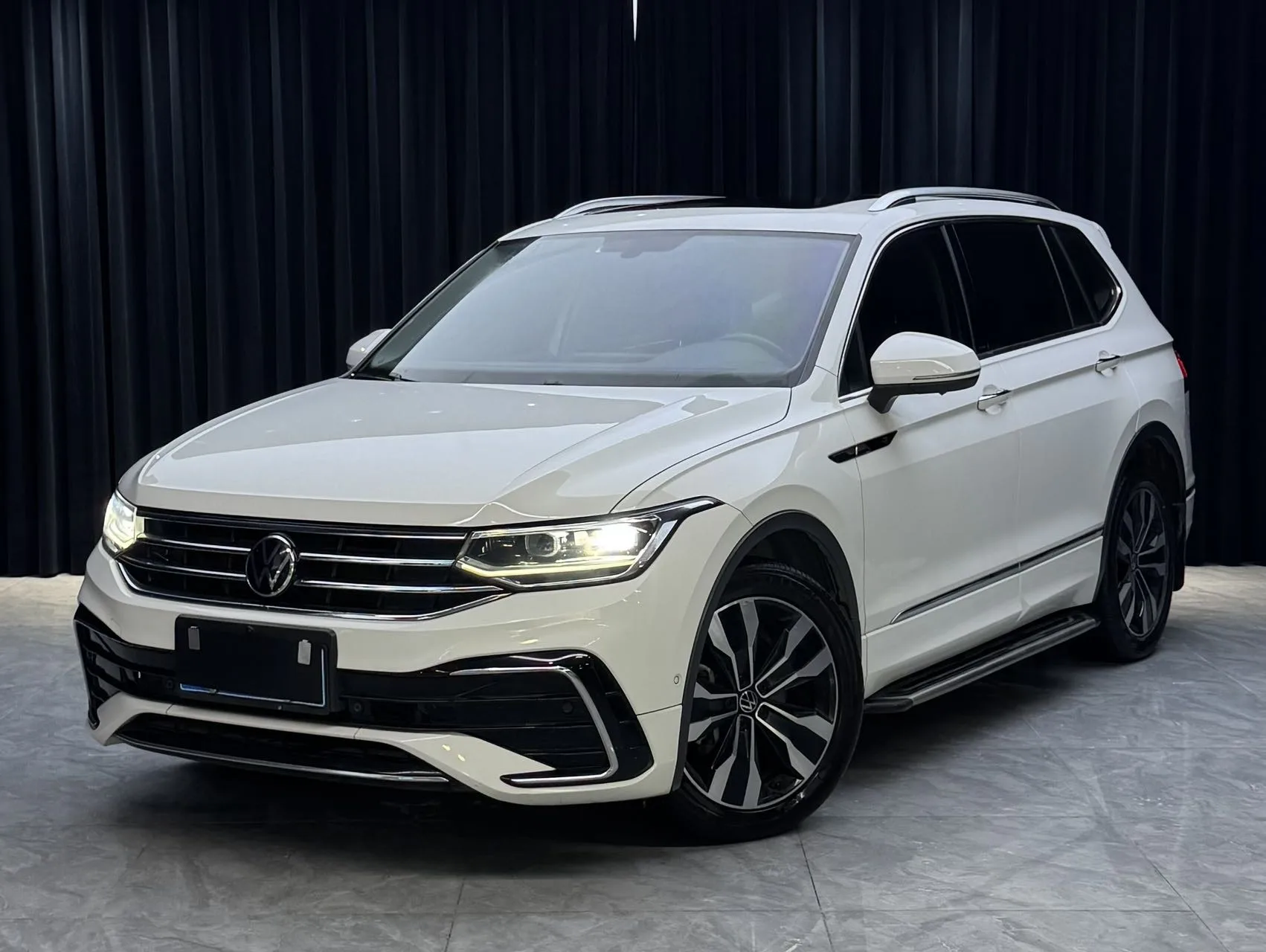 Tiguan L 2022 330TSI Automatic 2WD R-Line Premium Edition