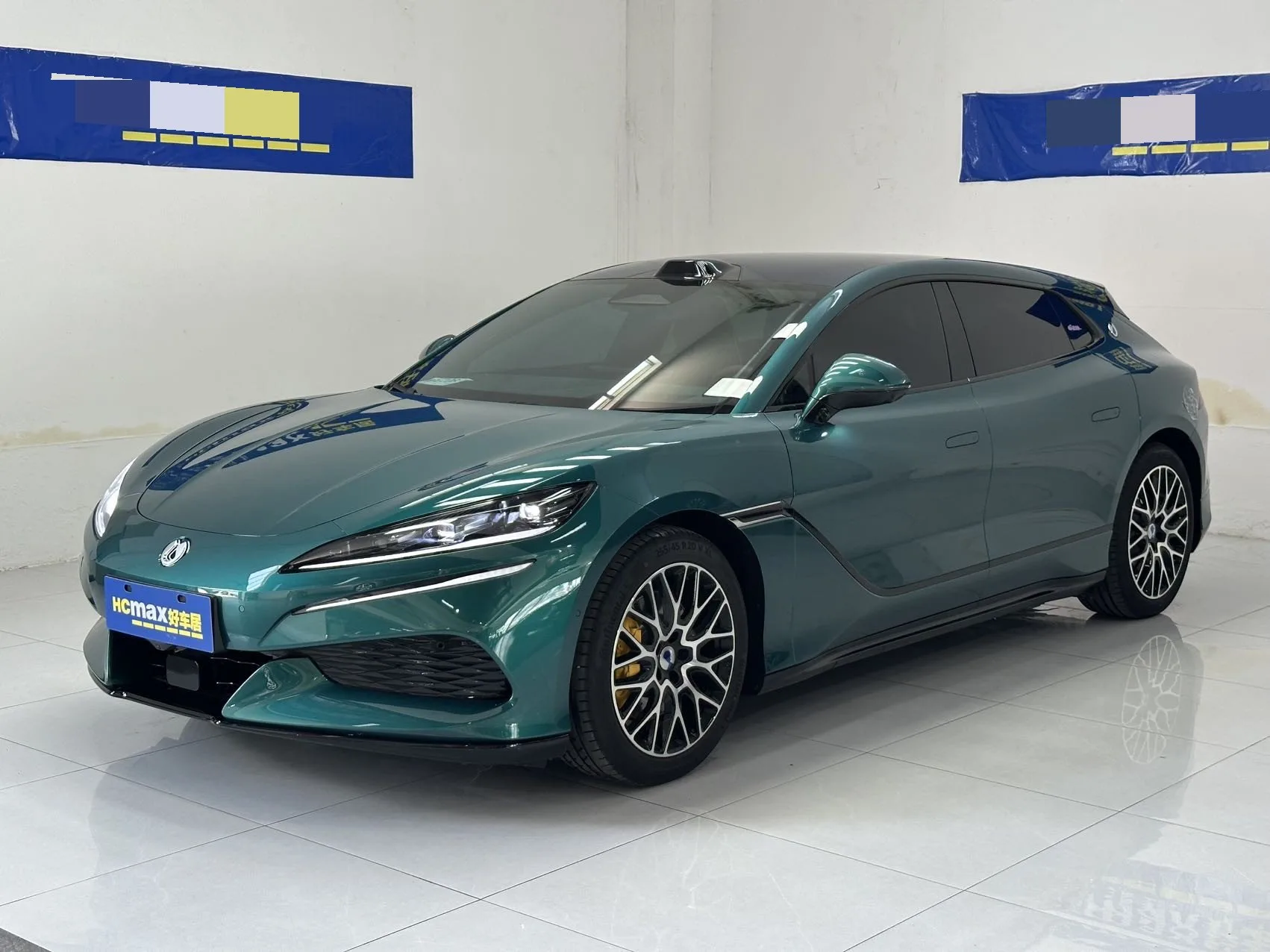 Denza 2026 Model Year Denza Z9GT Flash Charge Premium Edition, Automatic Transmission