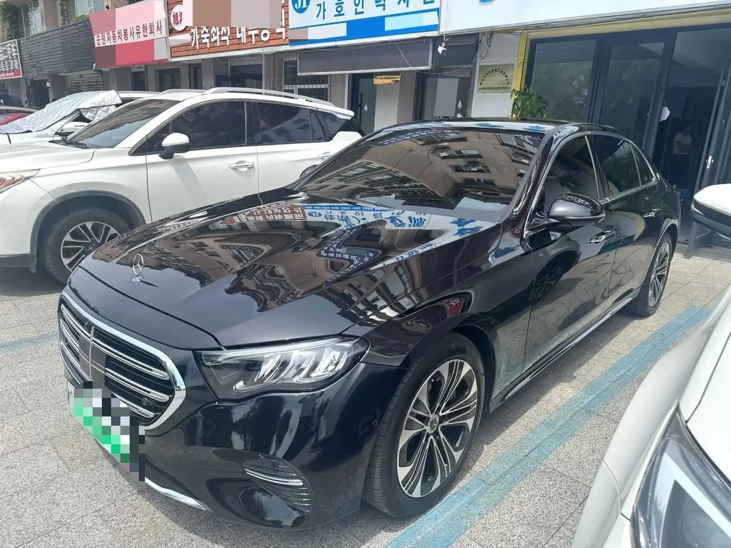 Mercedes-Benz E-Class PHEV 2024 E 350 e L 2.0T Automatic