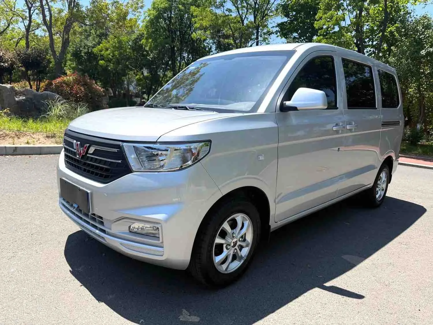Wuling 2022 Hongguang V 1.5 Enjoy Edition (Manual Transmission)