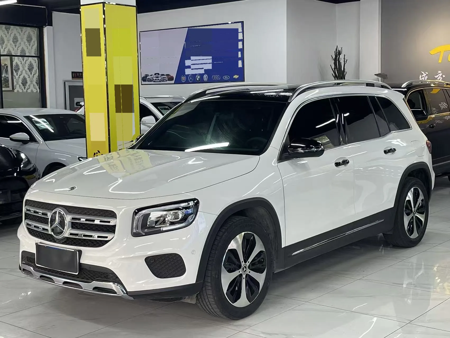 Mercedes-Benz GLB 2021 Fashion Edition