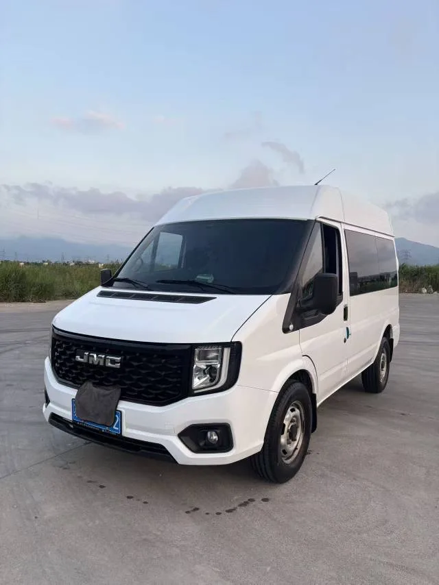 Jiangling 2022 Fushun 2.0T Multi-purpose Passenger Vehicle, Short Wheelbase, Medium-High Roof, 6 Seats, Manual Transmission
