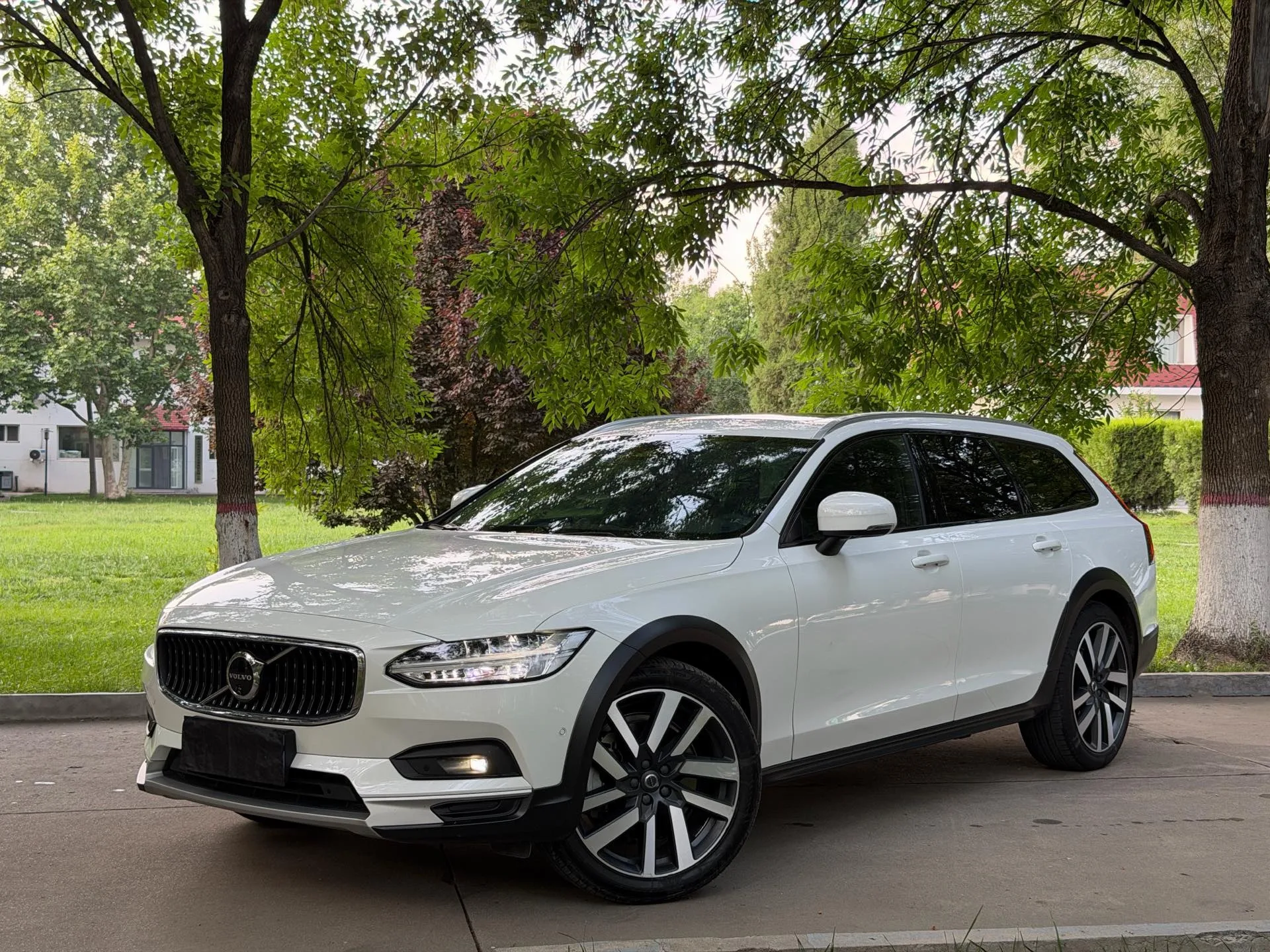 2023 Volvo V90 Cross Country B5 AWD Smart Premium Edition