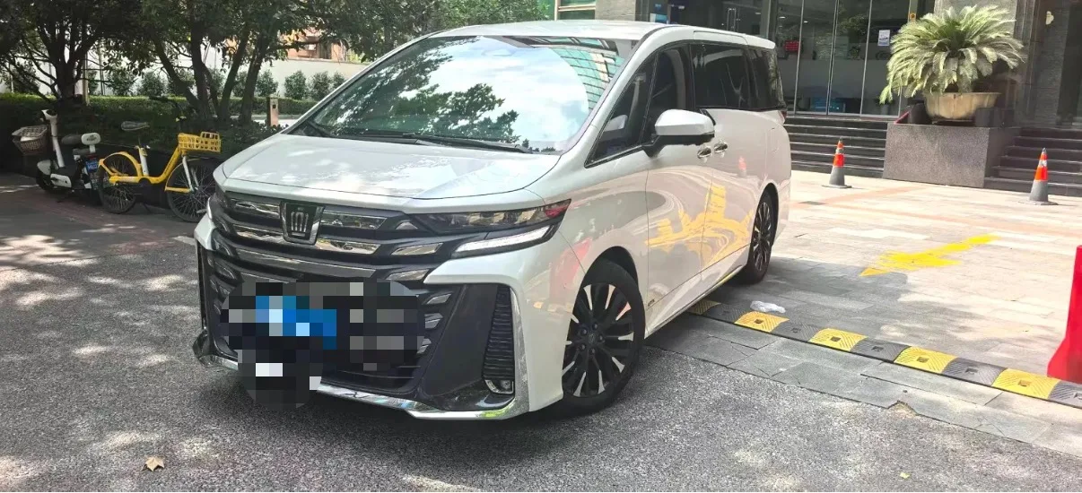 Toyota Vellfire (Imported) 2025 Crown Vellfire 2.5 CVT Gold Edition Automatic