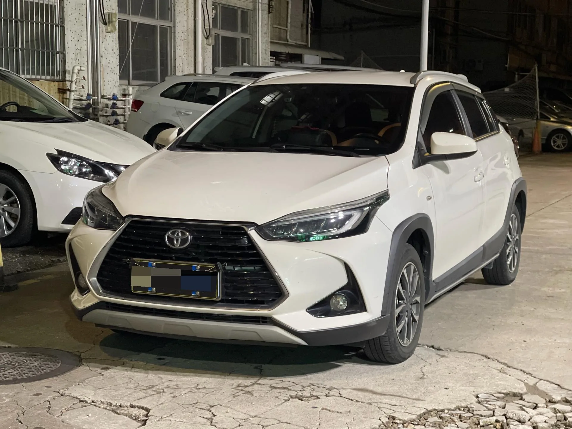 2022 Yaris L 1.5L CVT Luxury PLUS Edition