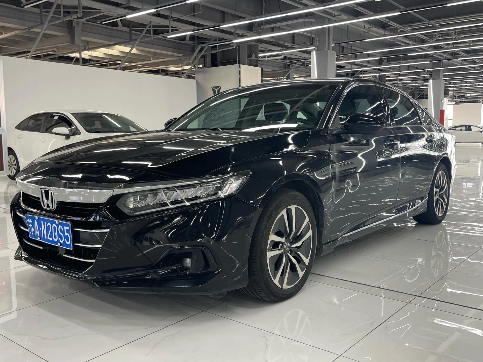 2022 Honda Accord Hybrid 2.0L Sharp Edition