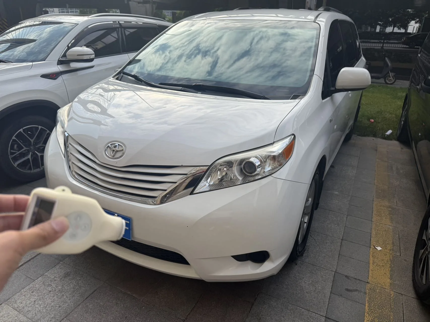 2015 Sienna 3.5L Front-Wheel Drive LE
