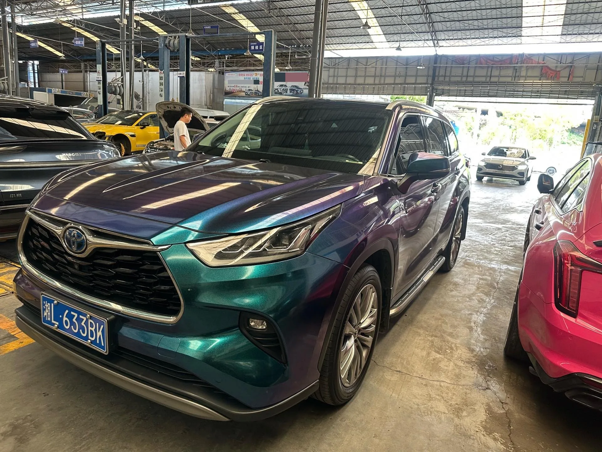 2022 Toyota Highlander Hybrid 2.5L AWD Premium 7-Seater