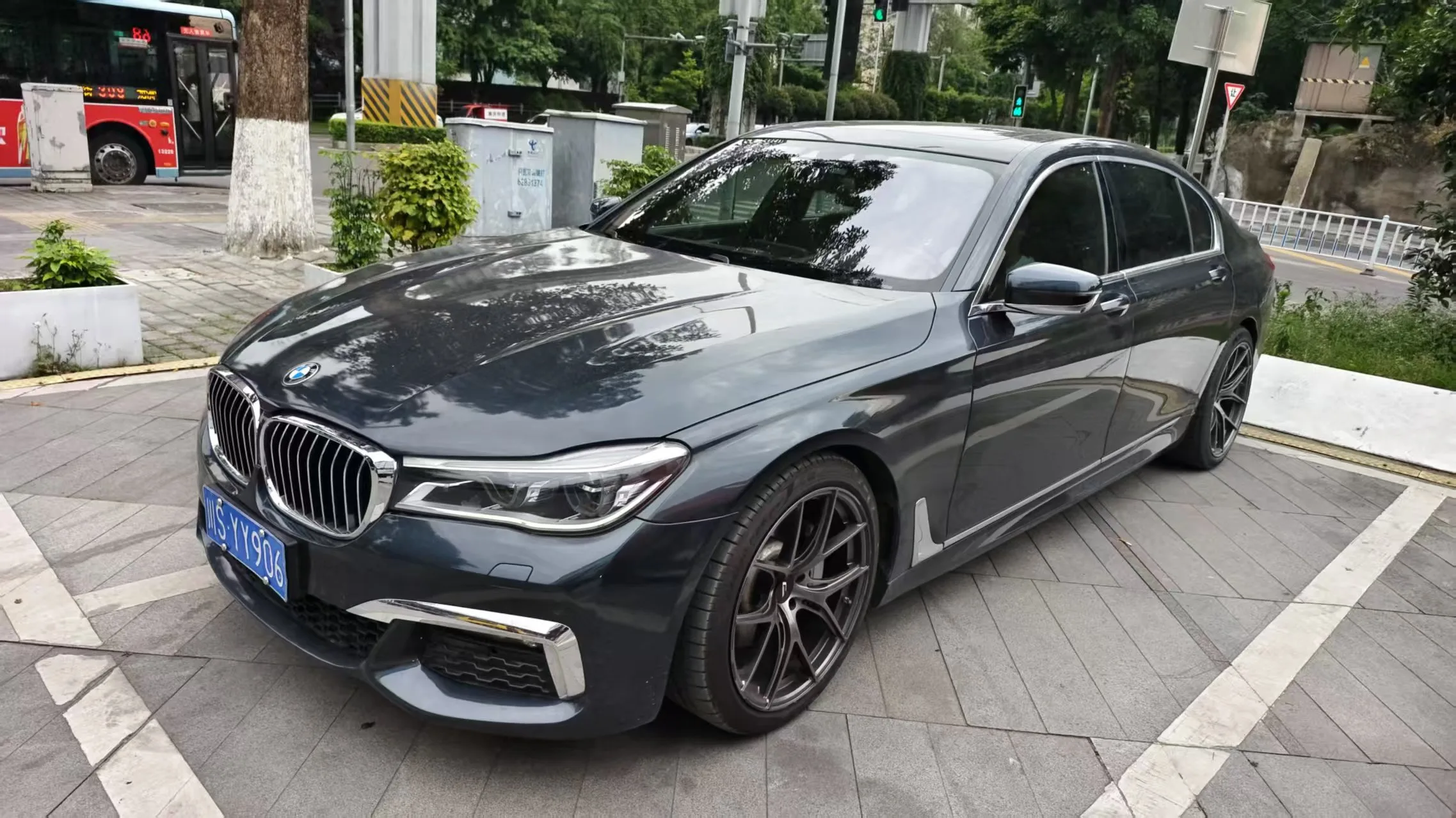 2017 BMW 7 Series 730Li Luxury