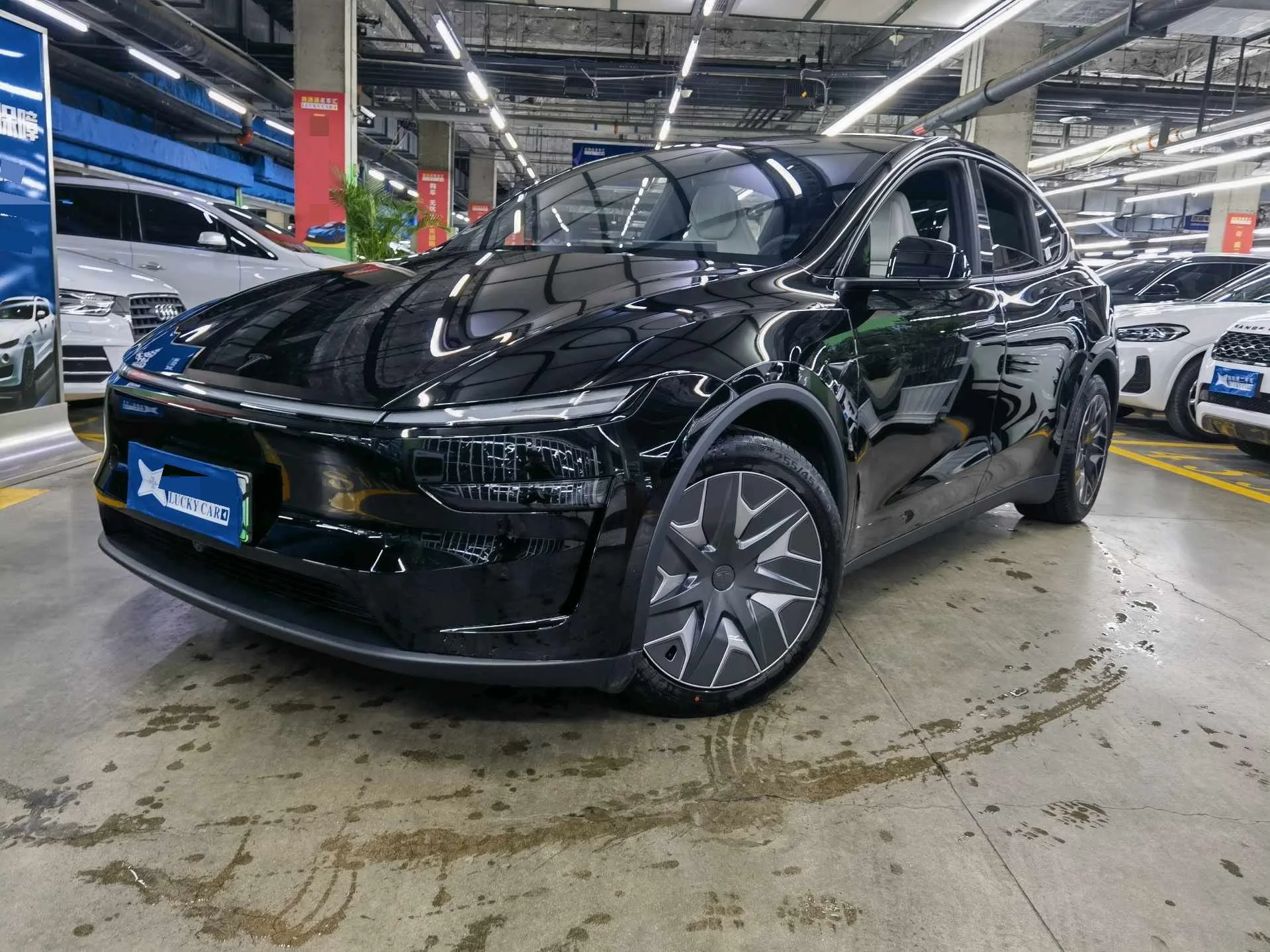 Tesla 2025 Model Y L Long Range All-Wheel Drive Automatic