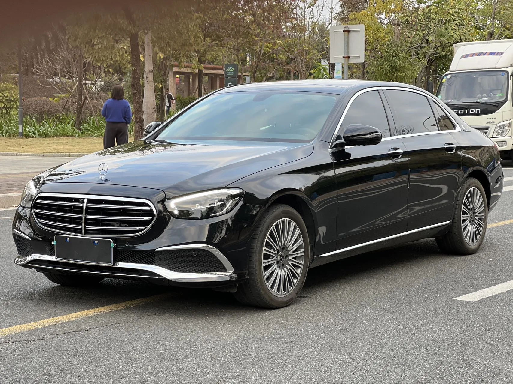 Mercedes-Benz E-Class 2023 E 300 L Fashion Edition