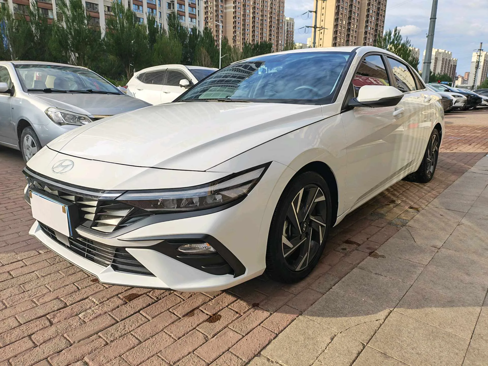 Hyundai Elantra 2023 1.5L CVT GLX Elite Edition