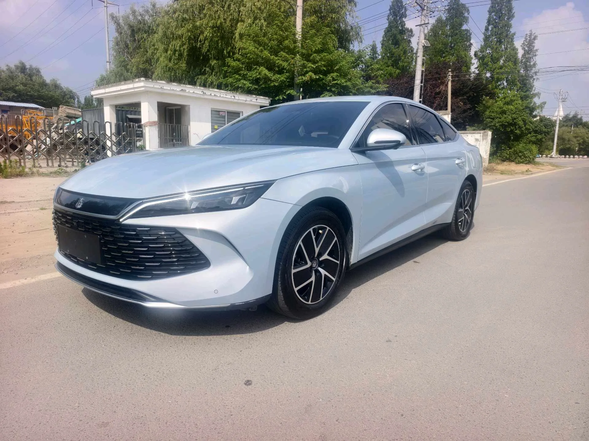 Qin L 2024 DM-i 120KM Leading Edition