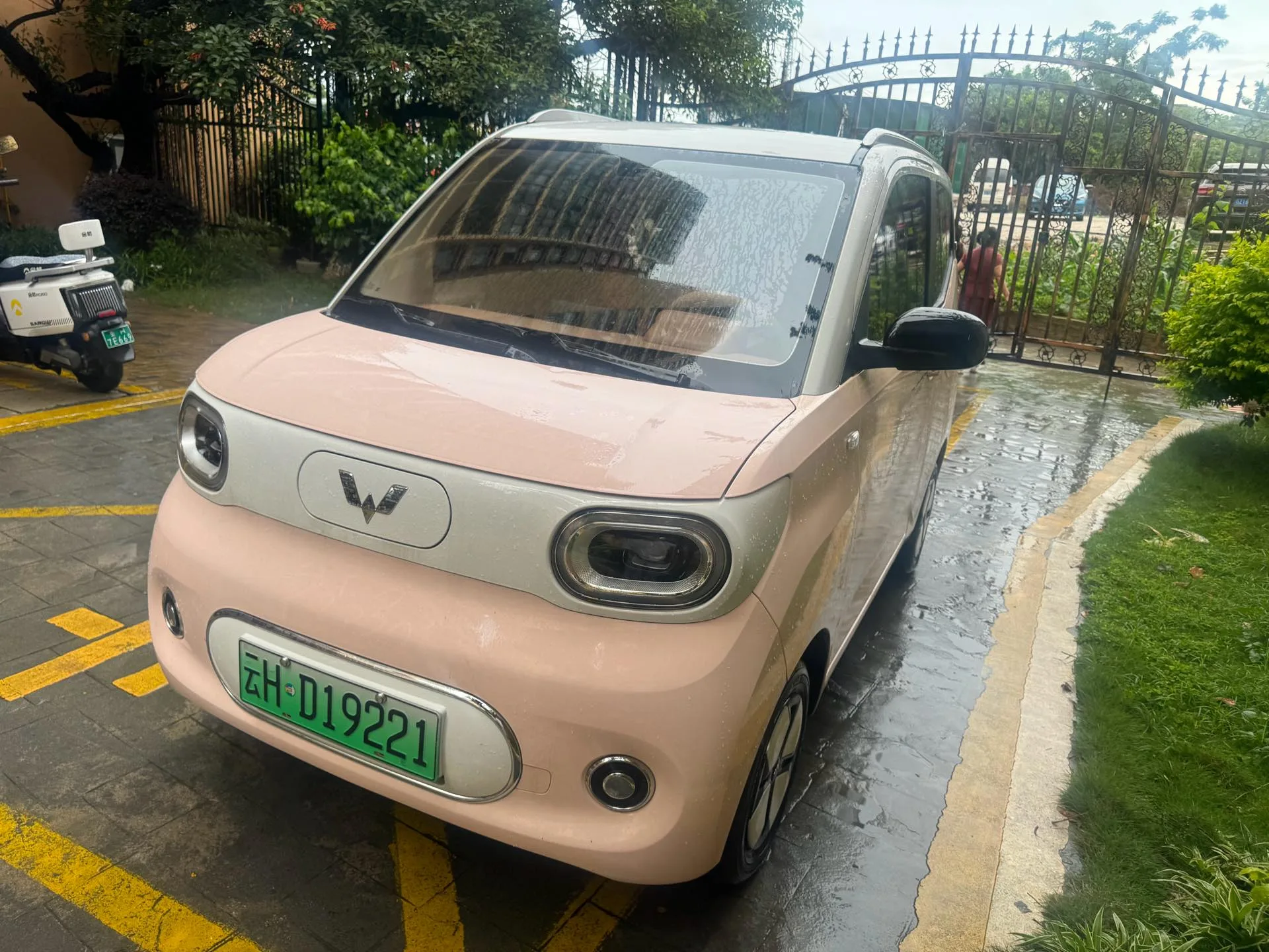 Hongguang MINIEV 2024 Macaron Model, 215km