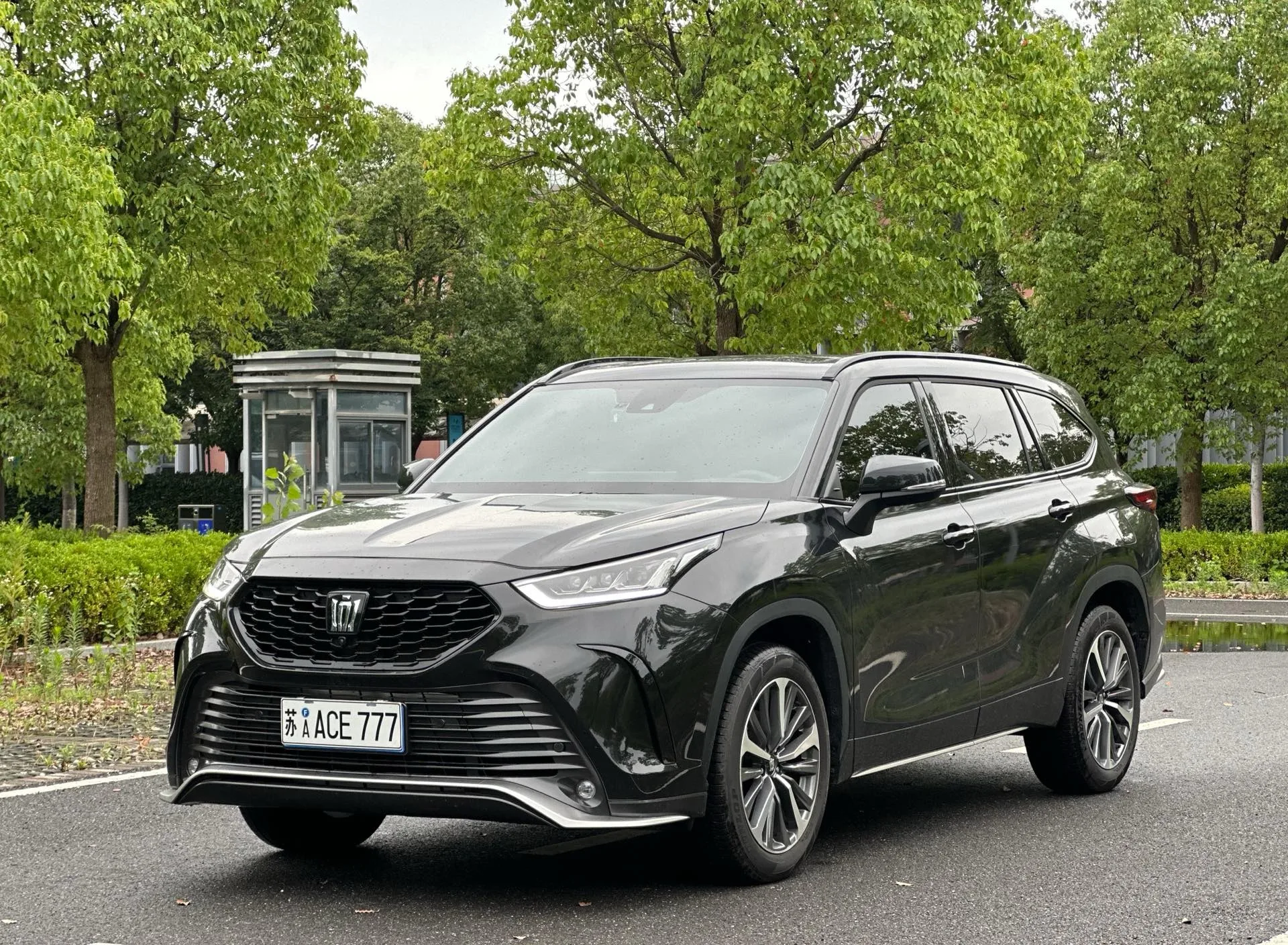 Toyota 2024 Crown Land Cruiser HEV 2.5 CVT 4WD Premium Edition Automatic
